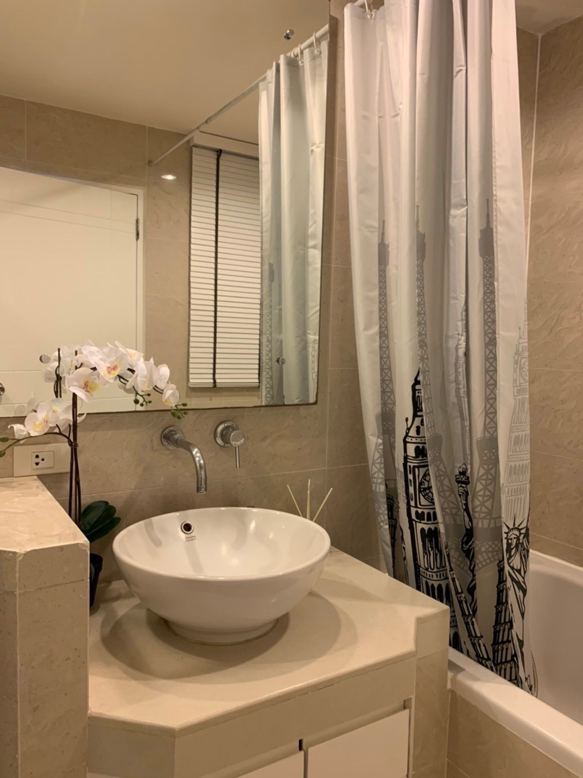 For RentCondoSukhumvit, Asoke, Thonglor : Condo for rent, Baan Siri 24, near BTS Phrom Phong, beautiful room, good price, ready to move in.