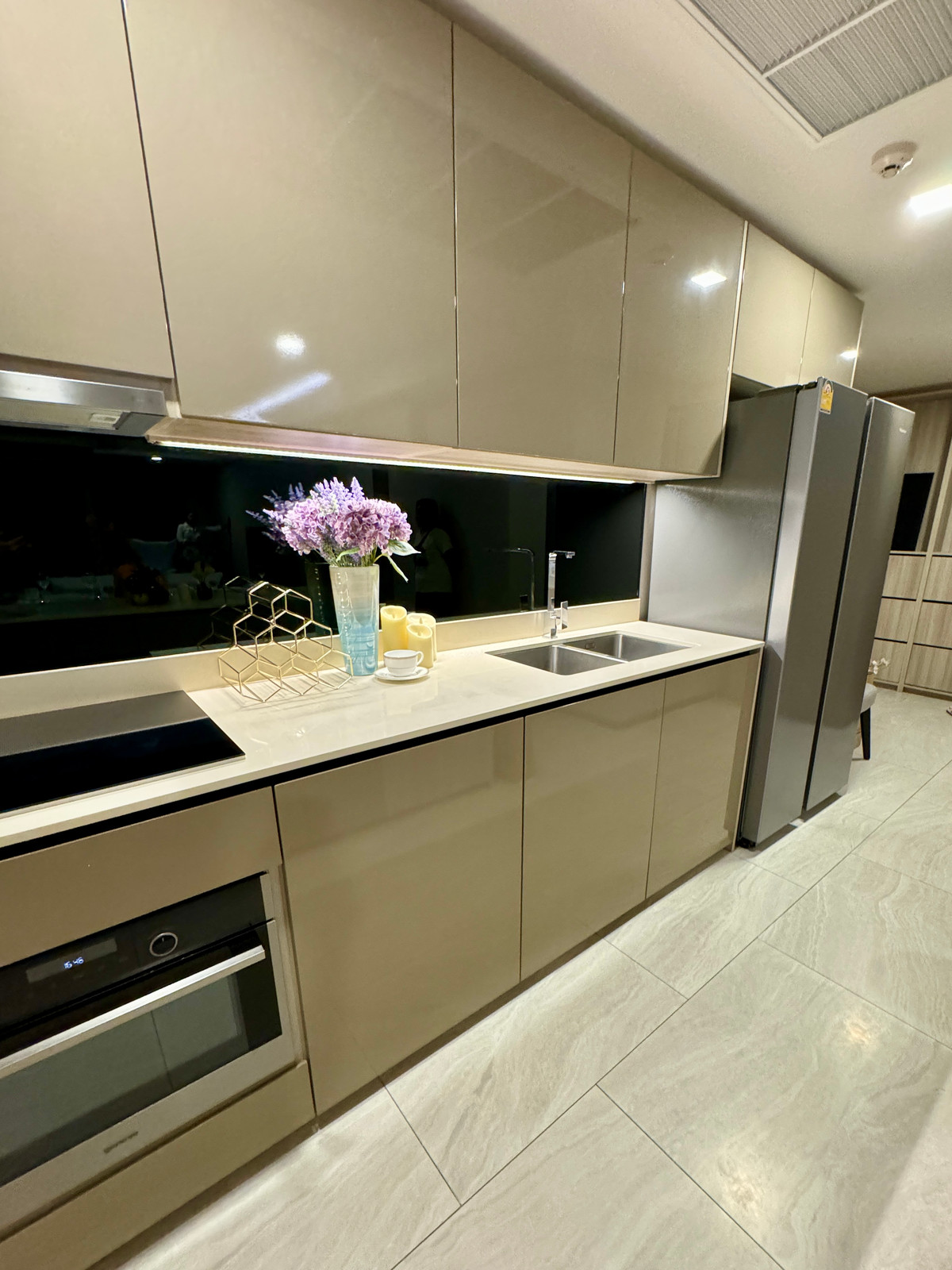 ให้เช่าคอนโดสุขุมวิท อโศก ทองหล่อ : เช่า 3 ห้องนอน 3 ห้องน้ำ ฟินน์ สุขุมวิท 31