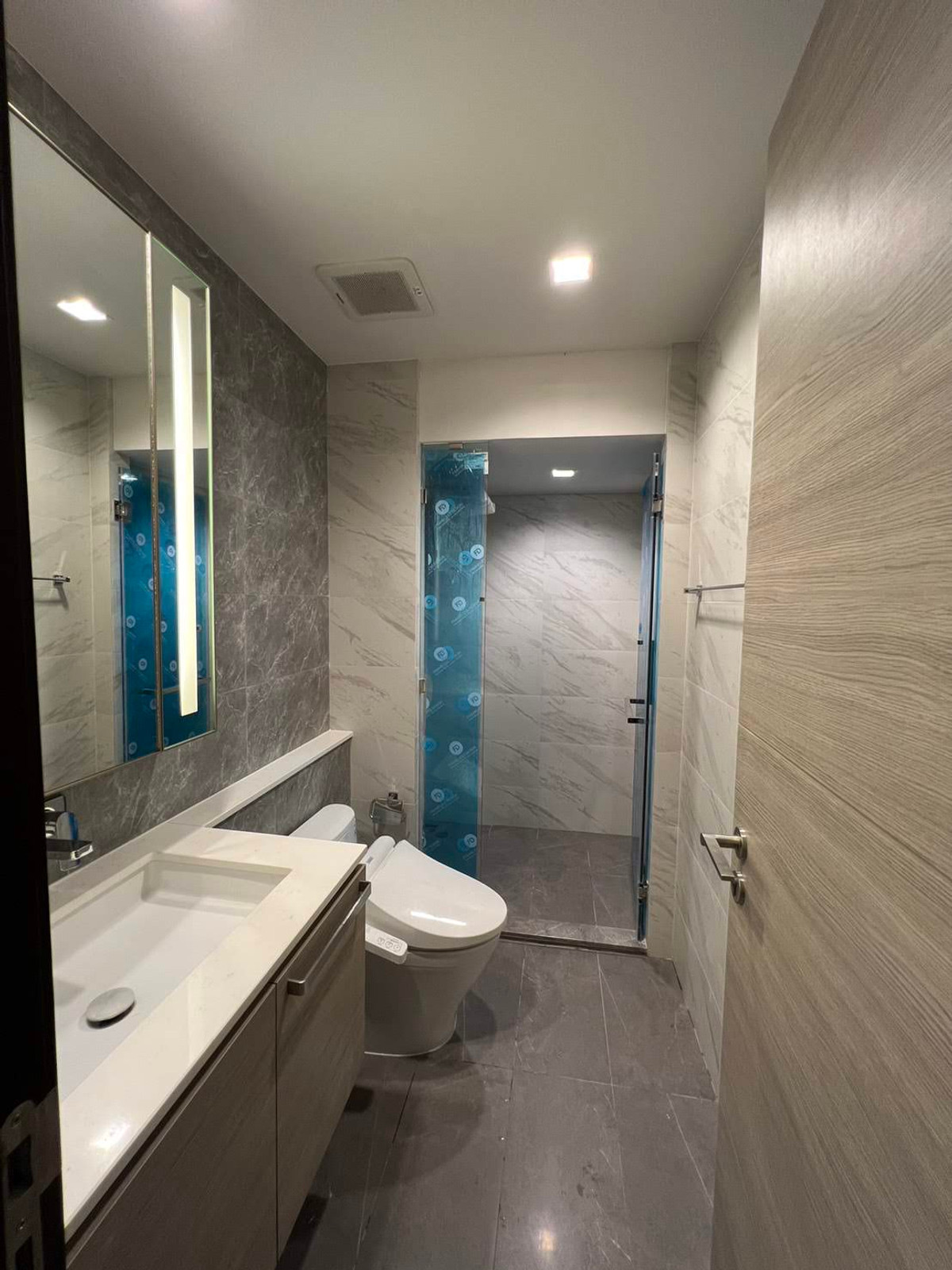 For SaleCondoLadprao, Central Ladprao : Urgent Sale ✨ The Crest Park Residences ✨ Fully furnished and equipped, ready to move in. Near BTS Central Ladprao.