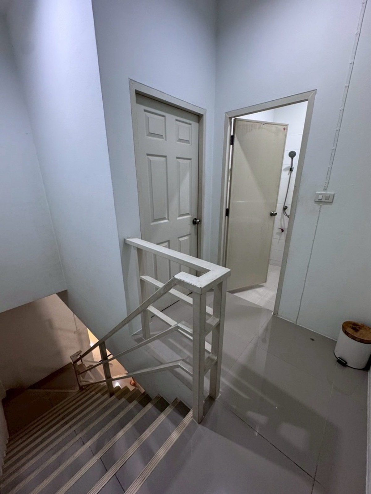 For RentTownhomePattanakan, Srinakarin : 📣Townhouse for rent Prisorn Ville, Soi Sap Bunchai 28, near Kanchana Expressway, BTS Srinakarin, ready to move in 31 March.