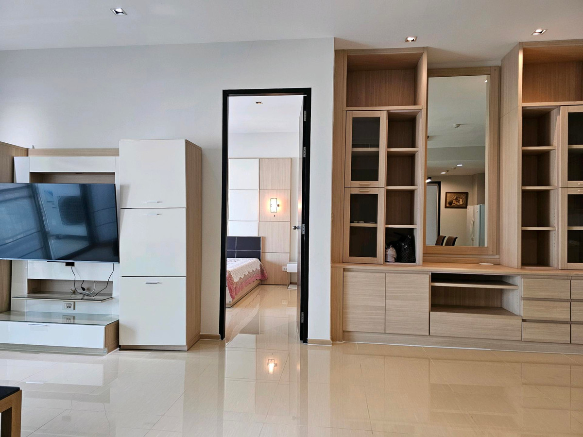 For RentCondoSukhumvit, Asoke, Thonglor : เดอะ เมดิสัน สุขุมวิท 41 ห้องเช่า 2 นอน 2 น้ำ พื้นที่ 118 ตรม ค่าเช่า 85,000 ต่อเดือน สนใจโทร น้อง 096-2615656 พร้อมให้นัดหมายเข้าชมทุกวัน

The Madison Sukhumvit 41  for Rent 2bed 2 bath 118 Sq,m Rental price 75k per month call Nong 096-2615656 Ready to t