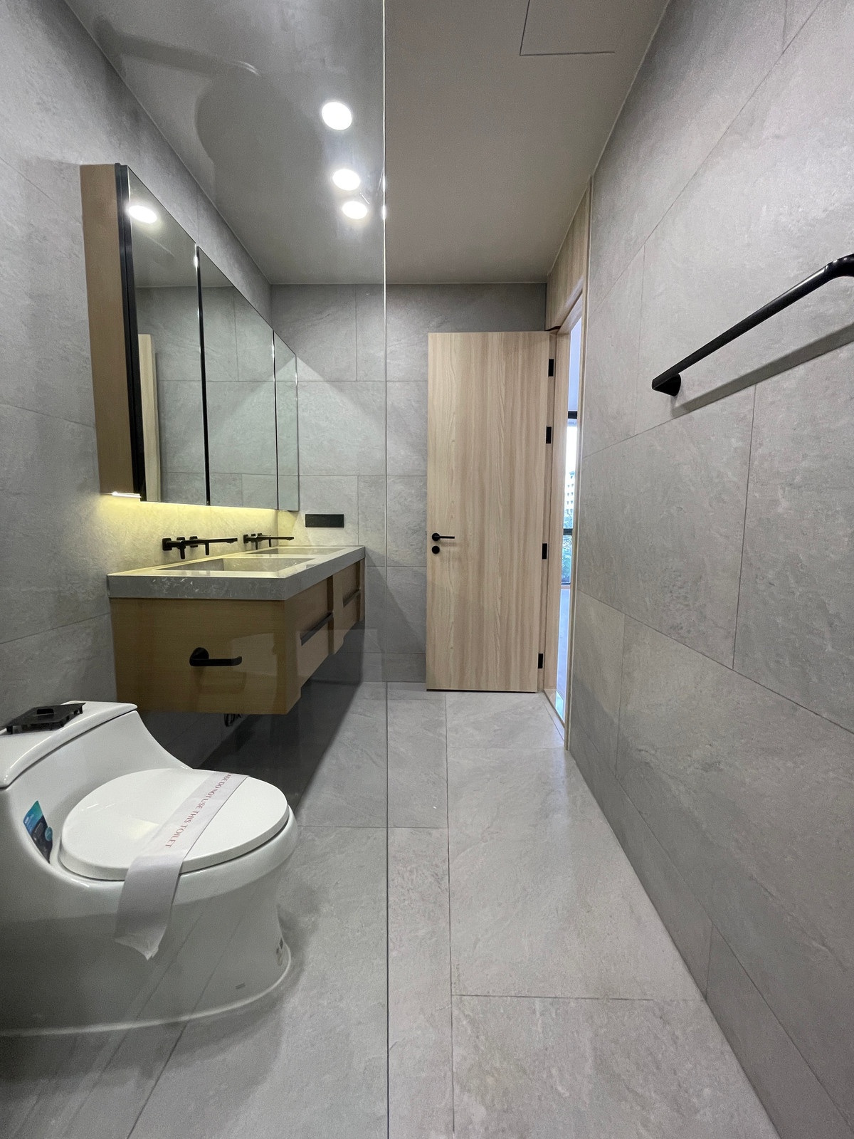 For SaleCondoAri,Anusaowaree : [Urgent sale!] Master Penthouse 89 sq m @Aritier Ari | 150% parking, maximum privacy in Ari! 