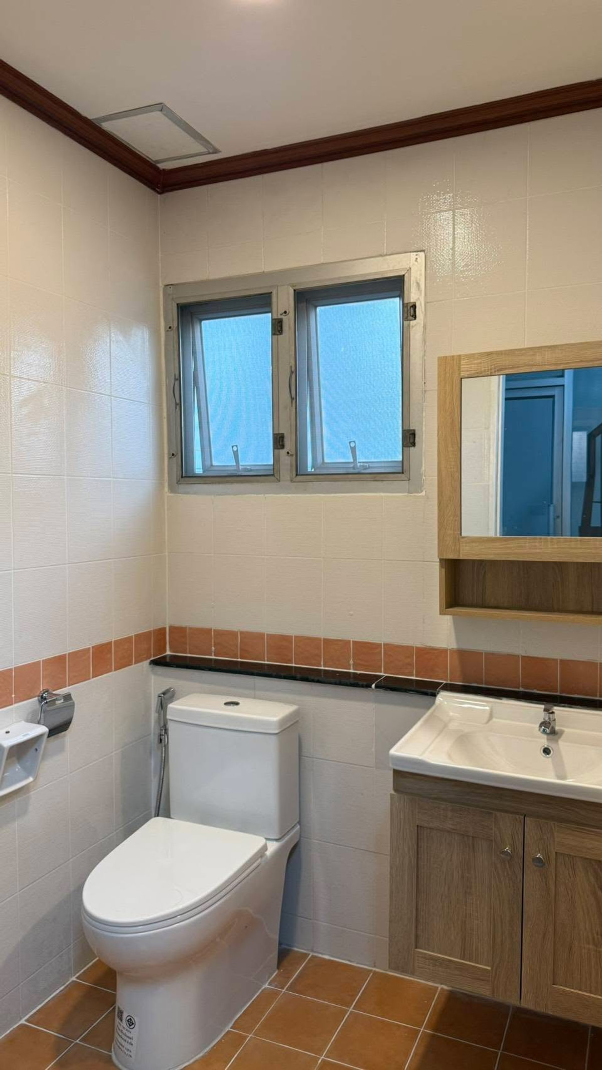 ให้เช่าทาวน์โฮมนวมินทร์ รามอินทรา : ให้เช่าทาวน์โฮมรีโนเวทใหม่ หมู่บ้านวิสต้าปาร์ค วัชรพล–สายไหม ใกล้ตลาดเอสทีเพิ่มสิน และสนามบินดอนเมือง