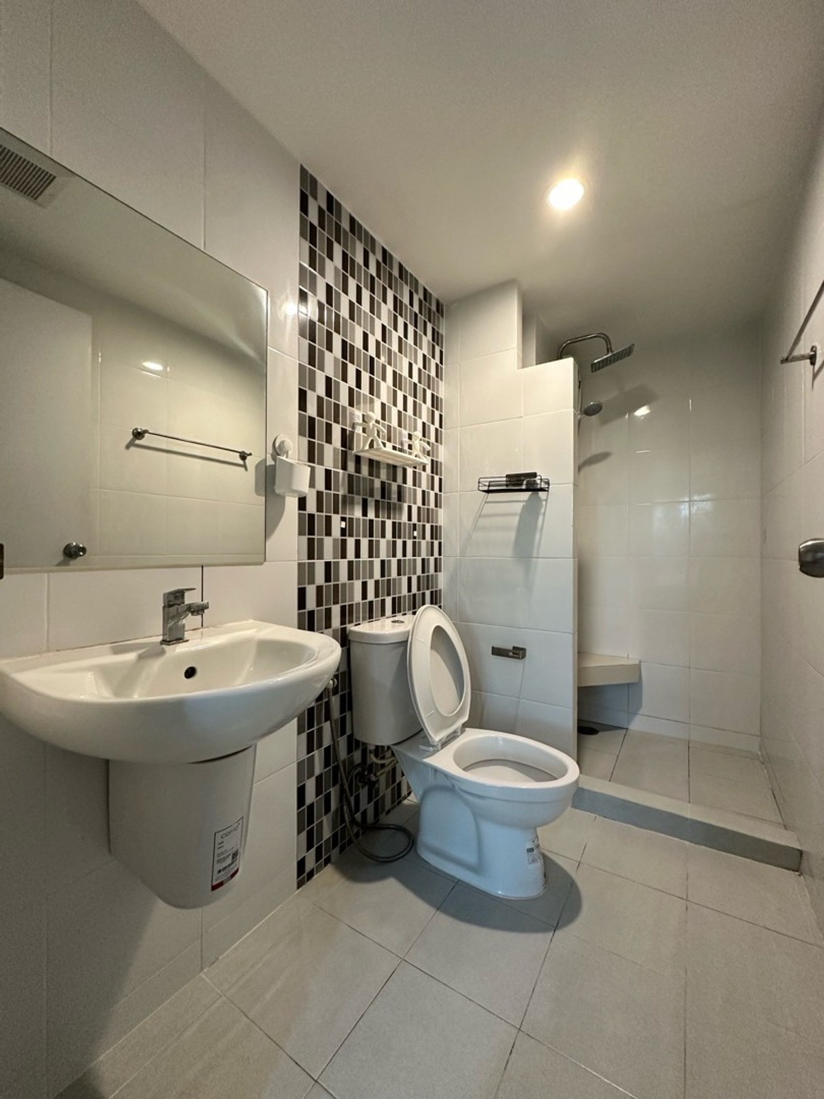 ให้เช่าคอนโดสมุทรปราการ สำโรง : คอนโด เดอะ คิทท์ พลัส สุขุมวิท 113 เฟอร์นิเจอร์และเครื่องใช้ไฟฟ้าครบ กั้นสัดส่วน หัวนอนไม่ติดห้องอื่น ✨