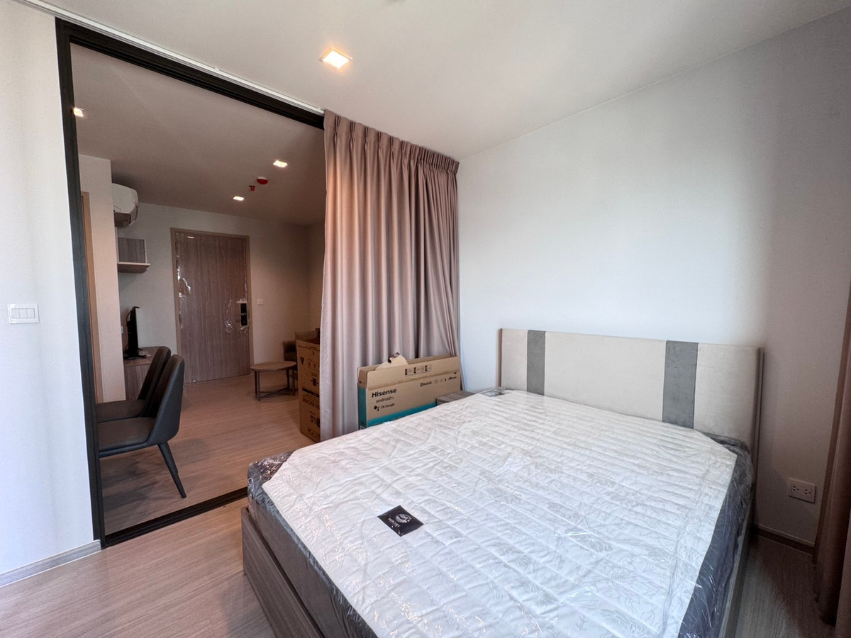 For RentCondoThaphra, Talat Phlu, Wutthakat : Life Sathorn Sierra, beautiful room, open view, good condo, beautiful central area, available and ready for rent.