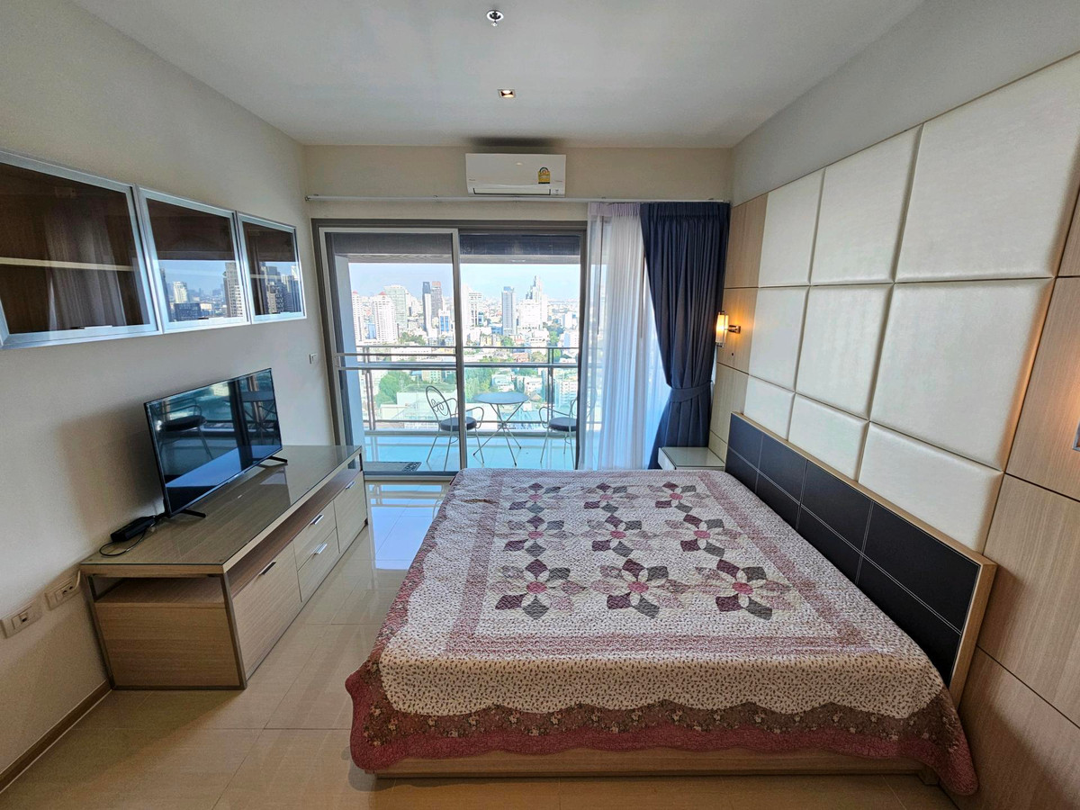 For RentCondoSukhumvit, Asoke, Thonglor : เดอะ เมดิสัน สุขุมวิท 41 ห้องเช่า 2 นอน 2 น้ำ พื้นที่ 118 ตรม ค่าเช่า 85,000 ต่อเดือน สนใจโทร น้อง 096-2615656 พร้อมให้นัดหมายเข้าชมทุกวัน

The Madison Sukhumvit 41  for Rent 2bed 2 bath 118 Sq,m Rental price 75k per month call Nong 096-2615656 Ready to t