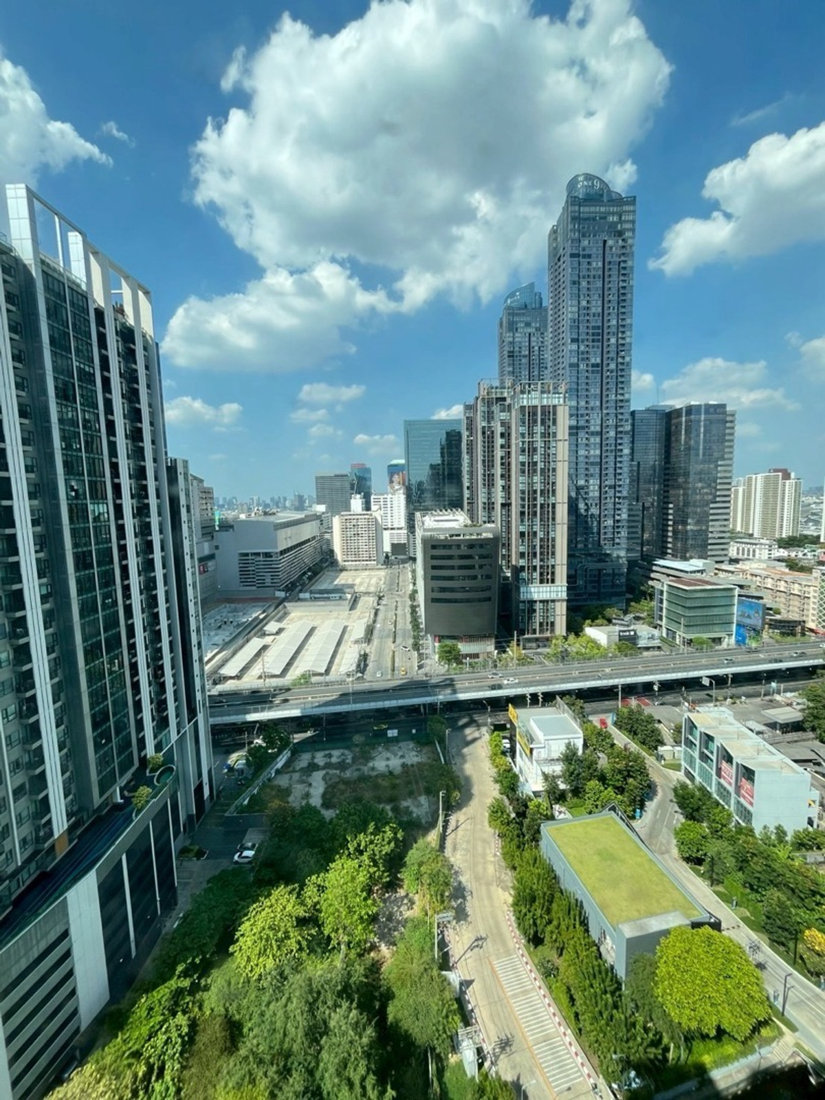 ให้เช่าคอนโดพระราม 9 เพชรบุรีตัดใหม่ RCA : ⭐️Aspire rama9⭐️ For-Rent 39sq.m
Good View Good vibe 15K