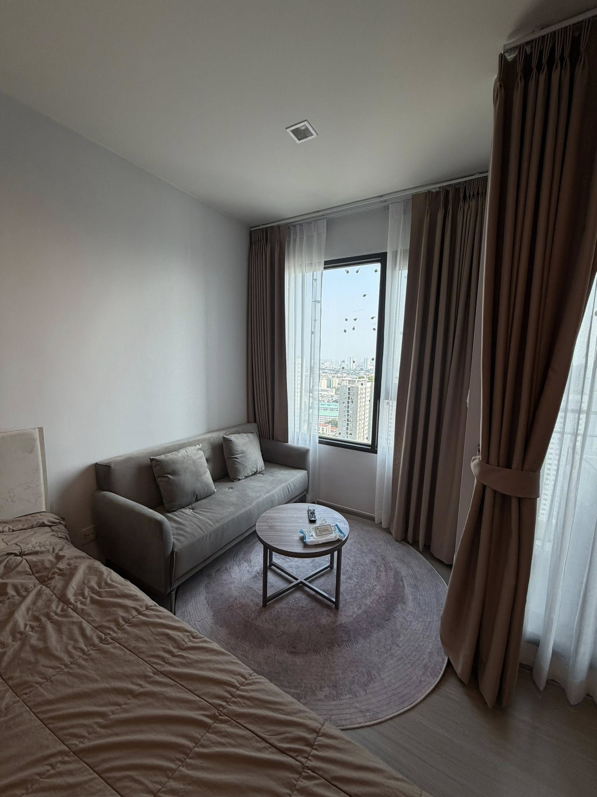 For RentCondoThaphra, Talat Phlu, Wutthakat : Urgent, hurry and reserve now ‼️ For rent Life Sathon Sierra 🔥 Very beautiful room, fully furnished + has a washing machine 📍 Ready to move in (responds to chats and answers calls very quickly)