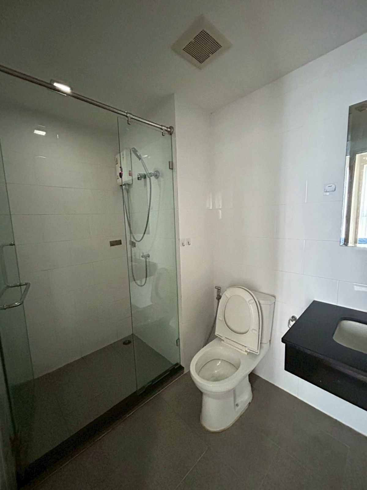 For RentCondoThaphra, Talat Phlu, Wutthakat : !!Only 180 meters from BTS, special big room, price less than 10,000 baht.