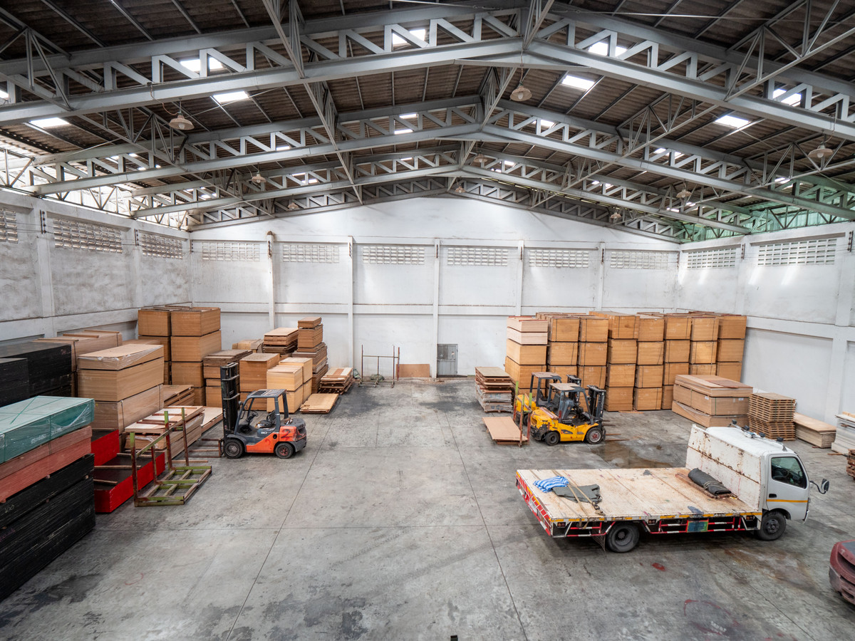 ขายโกดังมหาชัย สมุทรสาคร : ขาย ที่ดิน พร้อมอาคารโกดัง คลังสินค้า โรงงาน กระทุ่มแบน สมุทรสาคร ทำเลดี สภาพดีมาก ลดจาก 30 ล้าน ขายเพียง 25 ล้านเท่านั้น