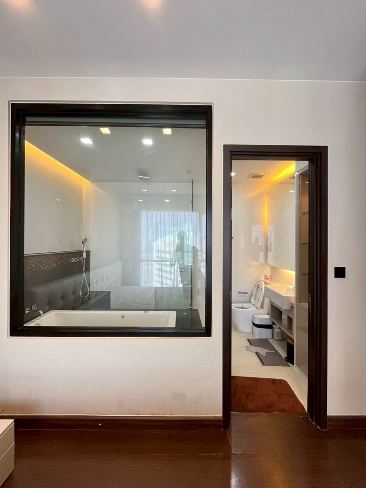 For RentCondoRatchadapisek, Huaikwang, Suttisan : ⭐️IVY AMPIO⭐️ 2BEDROOM COMBINE Parking 2Car 50K Contact Us🫡