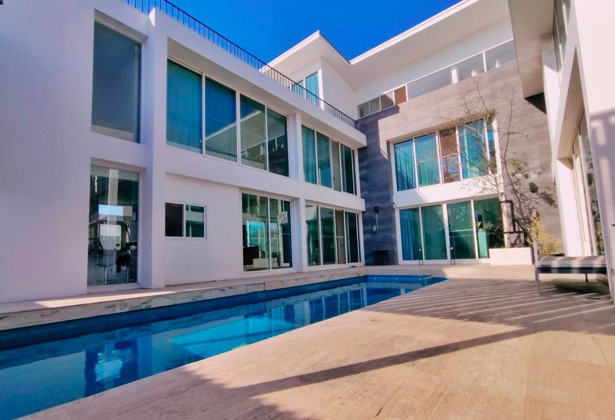 HouseBangna, Bearing, Lasalle : Exclusive Private Residence near Mega Bangna