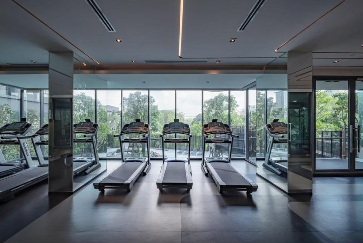 For SaleCondoRama9, Petchburi, RCA : Urgent Sale ✨ IDEO New Rama 9 ✨ Unobstructed view, fully furnished with appliances. Convenient location near MRT Ramkhamhaeng.