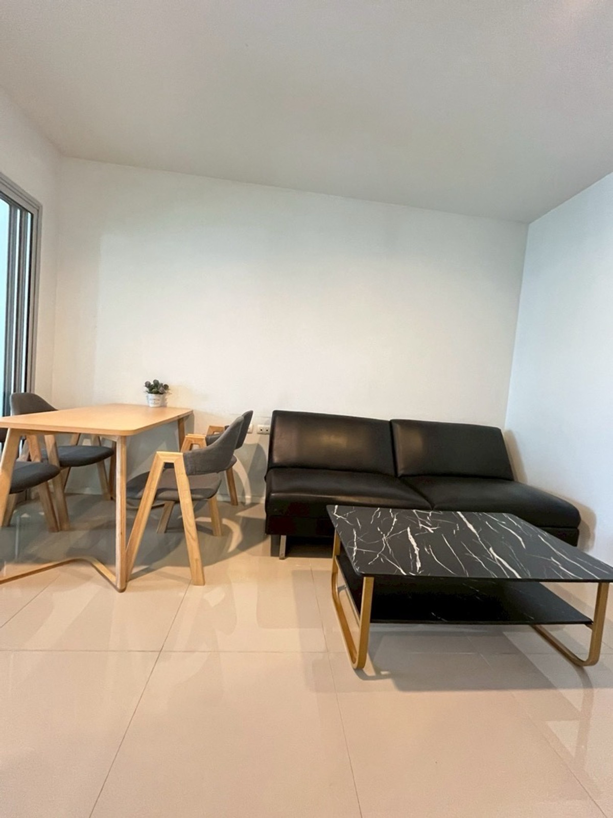 ให้เช่าคอนโดพระราม 9 เพชรบุรีตัดใหม่ RCA : ⭐️Aspire rama9⭐️ For-Rent 39sq.m
Good View Good vibe 15K