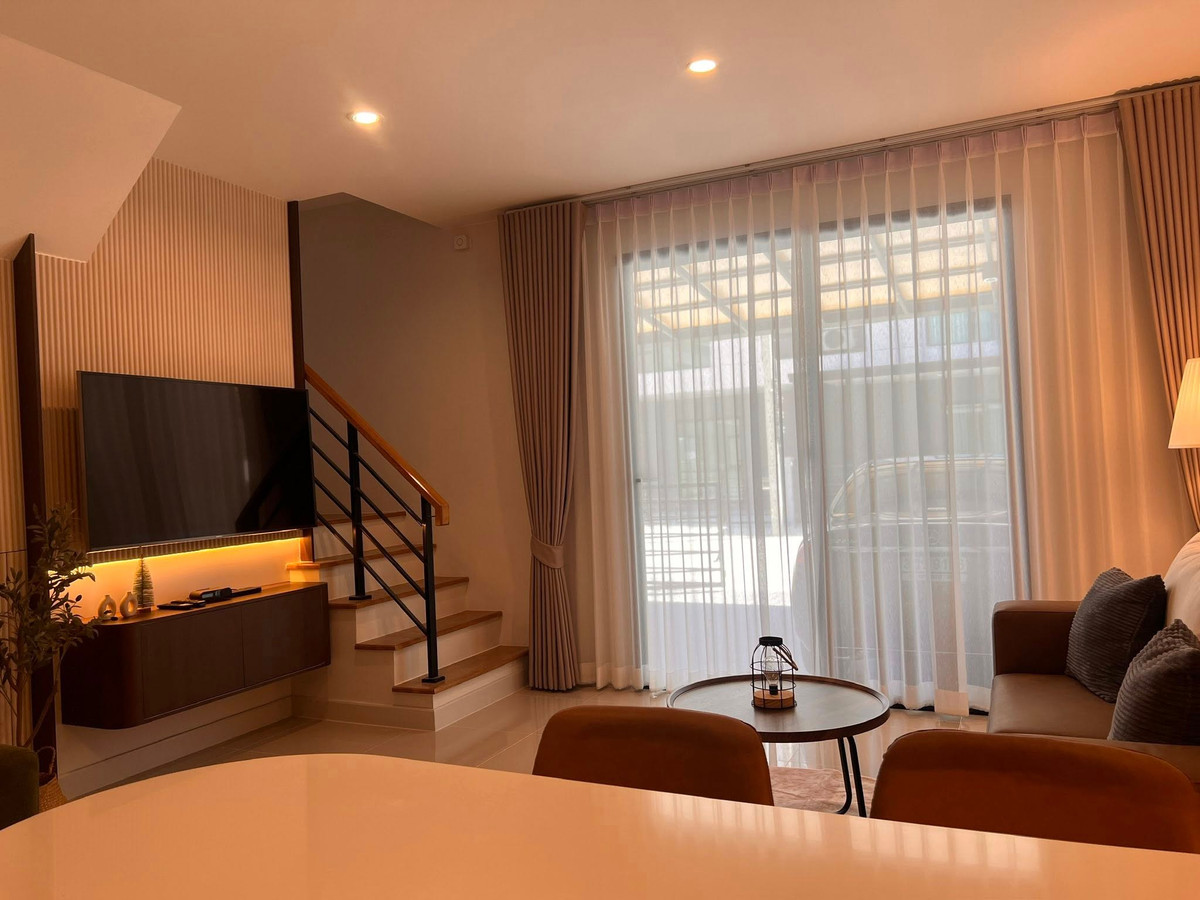ให้เช่าทาวน์โฮมบางนา แบริ่ง ลาซาล : ให้เช่า ทาวน์โฮม สไตล์ Modern Japandi ใกล้สนามบินสุวรรณภูมิ : โครงการ Pleno Sukhumvit-Bangna 3 : เพียง 5 นาทีถึง Mega Bangna