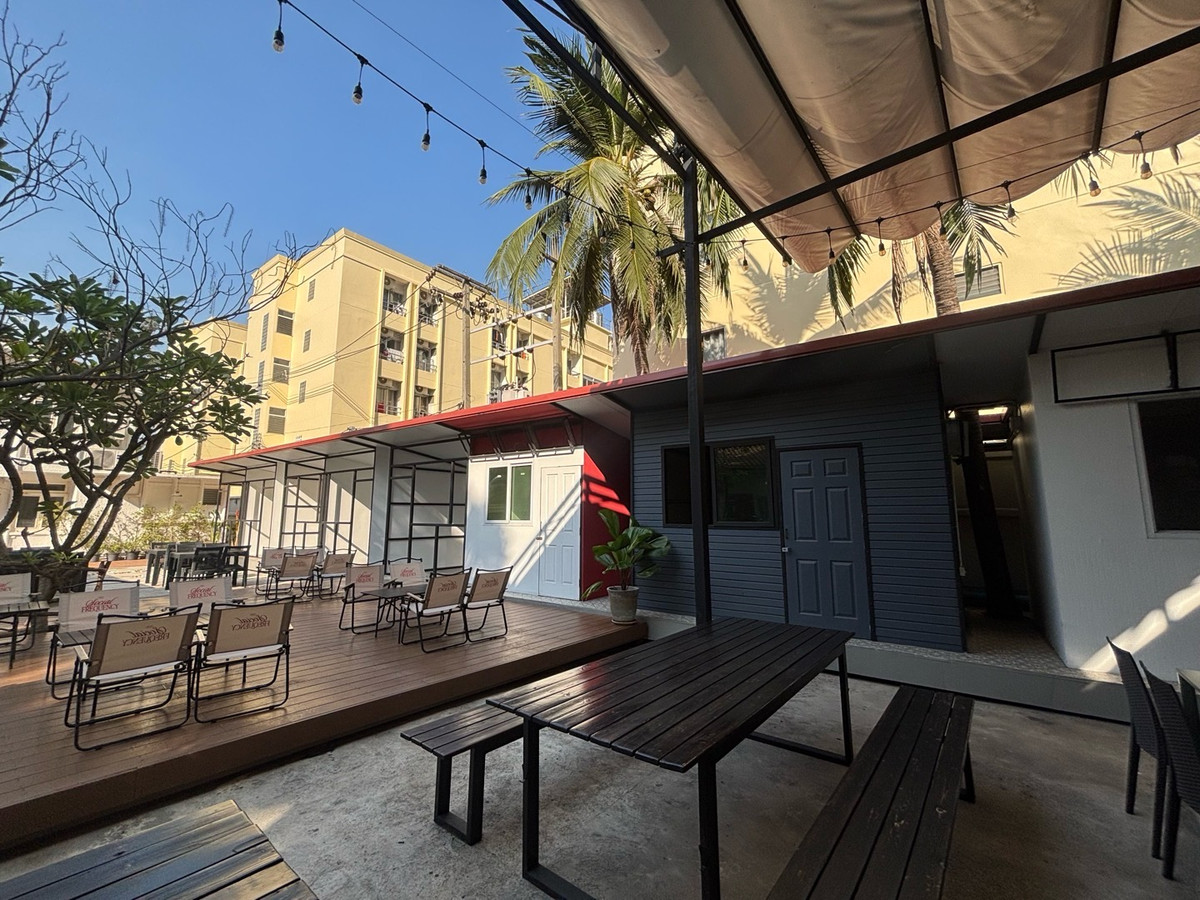 For RentRetail SpaceOnnut, Udomsuk : 📍Commercial Space for Rent near BTS Phra Khanong (350 m) : 15,000-28,000 THB/month