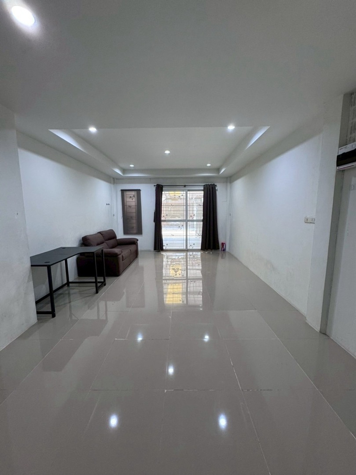For RentTownhomePattanakan, Srinakarin : 📣Townhouse for rent Prisorn Ville, Soi Sap Bunchai 28, near Kanchana Expressway, BTS Srinakarin, ready to move in 31 March.