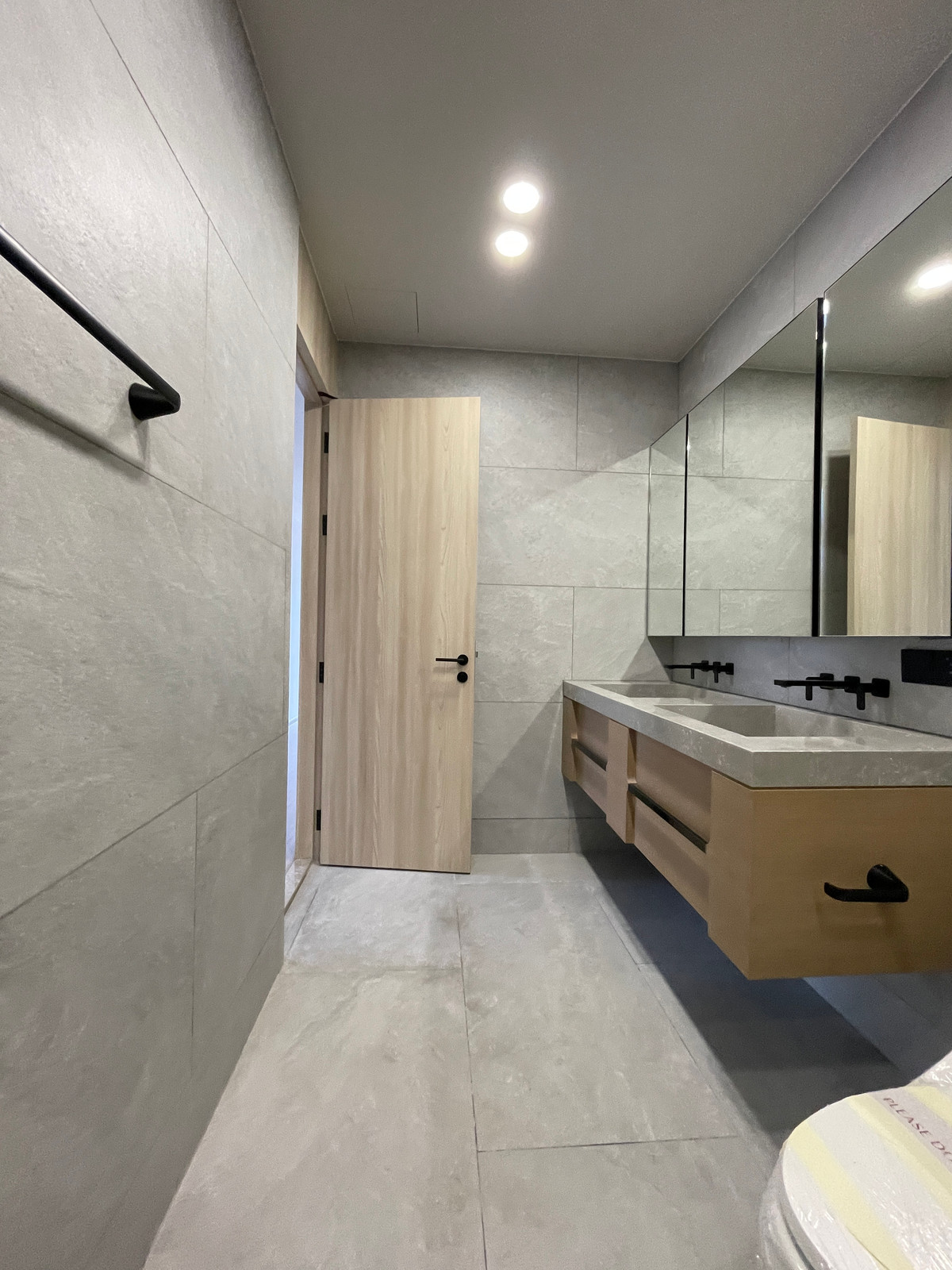 For SaleCondoAri,Anusaowaree : [Urgent sale!] Rare Item in the heart of Ari @Aritier Ari | Penthouse 75 sq m., 150% parking, highest level of privacy! Experience a superior life in the area. 