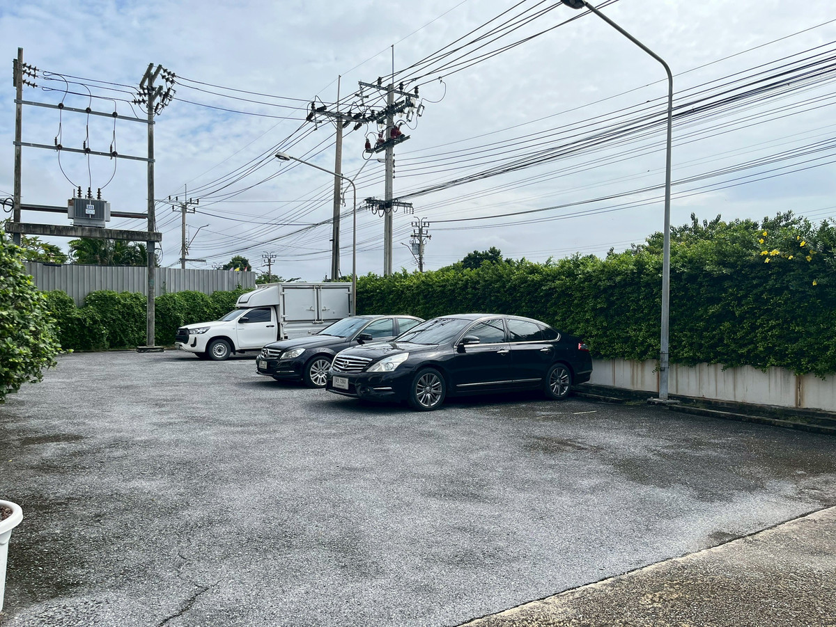 ขายสำนักงานนวมินทร์ รามอินทรา : ขายอาคารสำนักงาน 3 ชั้น พร้อมโกดัง บนที่ดิน 1 ไร่ ถนนปัญญาอินทรา