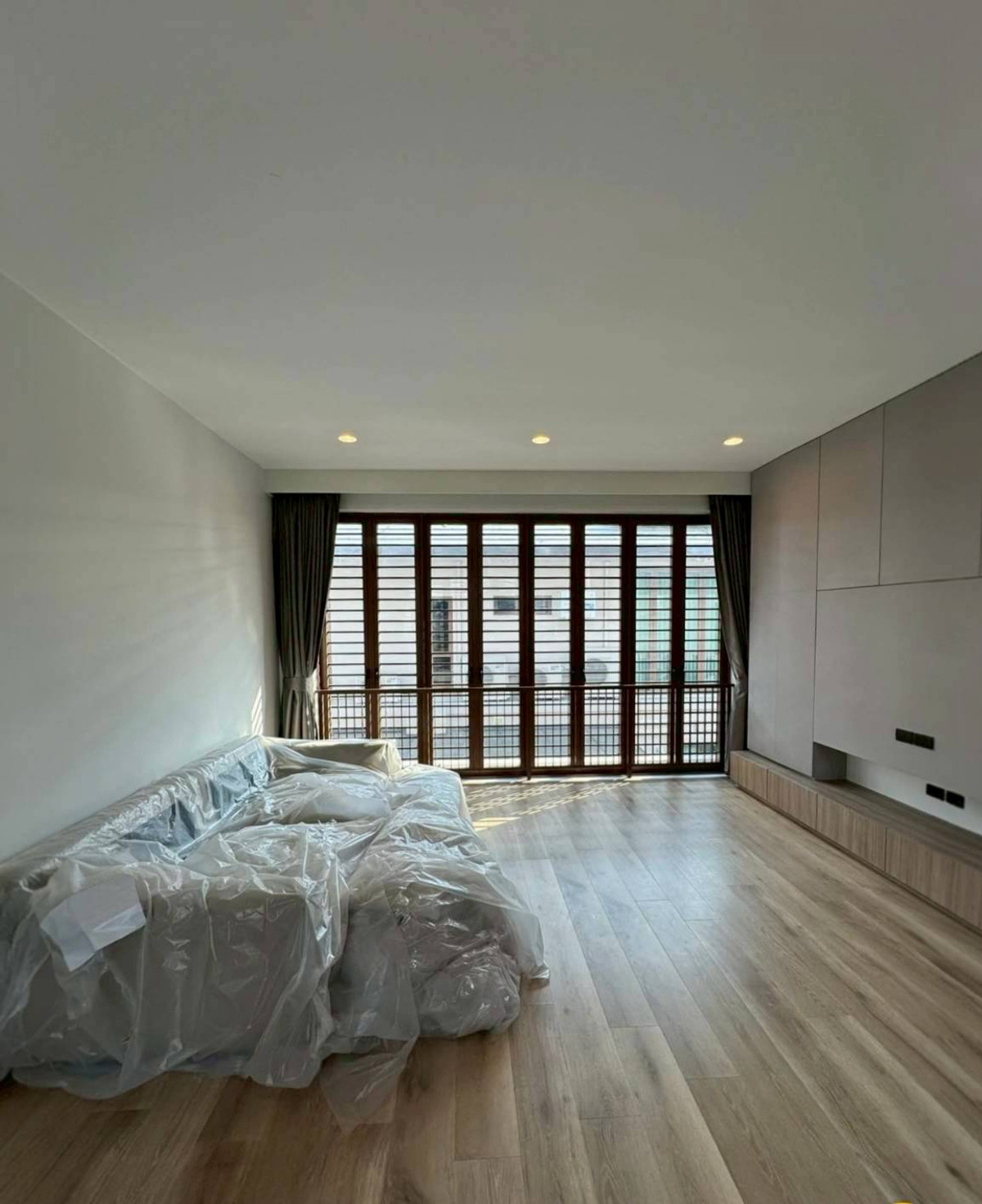 ให้เช่าบ้านพัฒนาการ ศรีนครินทร์ : Burasiri Krungthep Kreetha บ้านเดี่ยว 4 ห้องนอน พื้นที่ใช้สอย 300 ตร.ม. ที่ดิน 80 ตร.วา ให้เช่า Please call: 082-894-4624