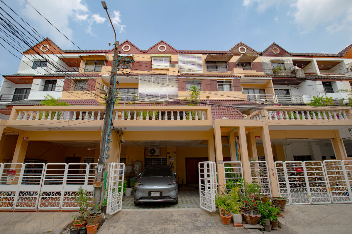 For RentTownhomePattanakan, Srinakarin : 🏡✨ Big house, lots of usable space, Warathorn Ville Village, Phatthanakan 44💢🏡