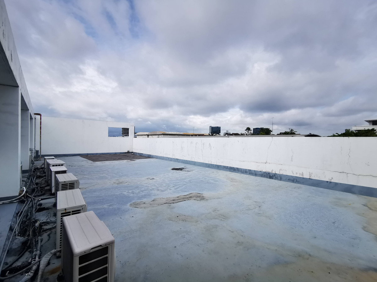 ขายสำนักงานนวมินทร์ รามอินทรา : ขายอาคารสำนักงาน 3 ชั้น พร้อมโกดัง บนที่ดิน 1 ไร่ ถนนปัญญาอินทรา