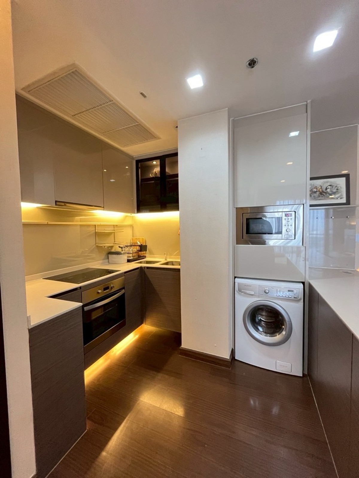 For RentCondoRatchadapisek, Huaikwang, Suttisan : ⭐️IVY AMPIO⭐️ 2BEDROOM COMBINE Parking 2Car 50K Contact Us🫡