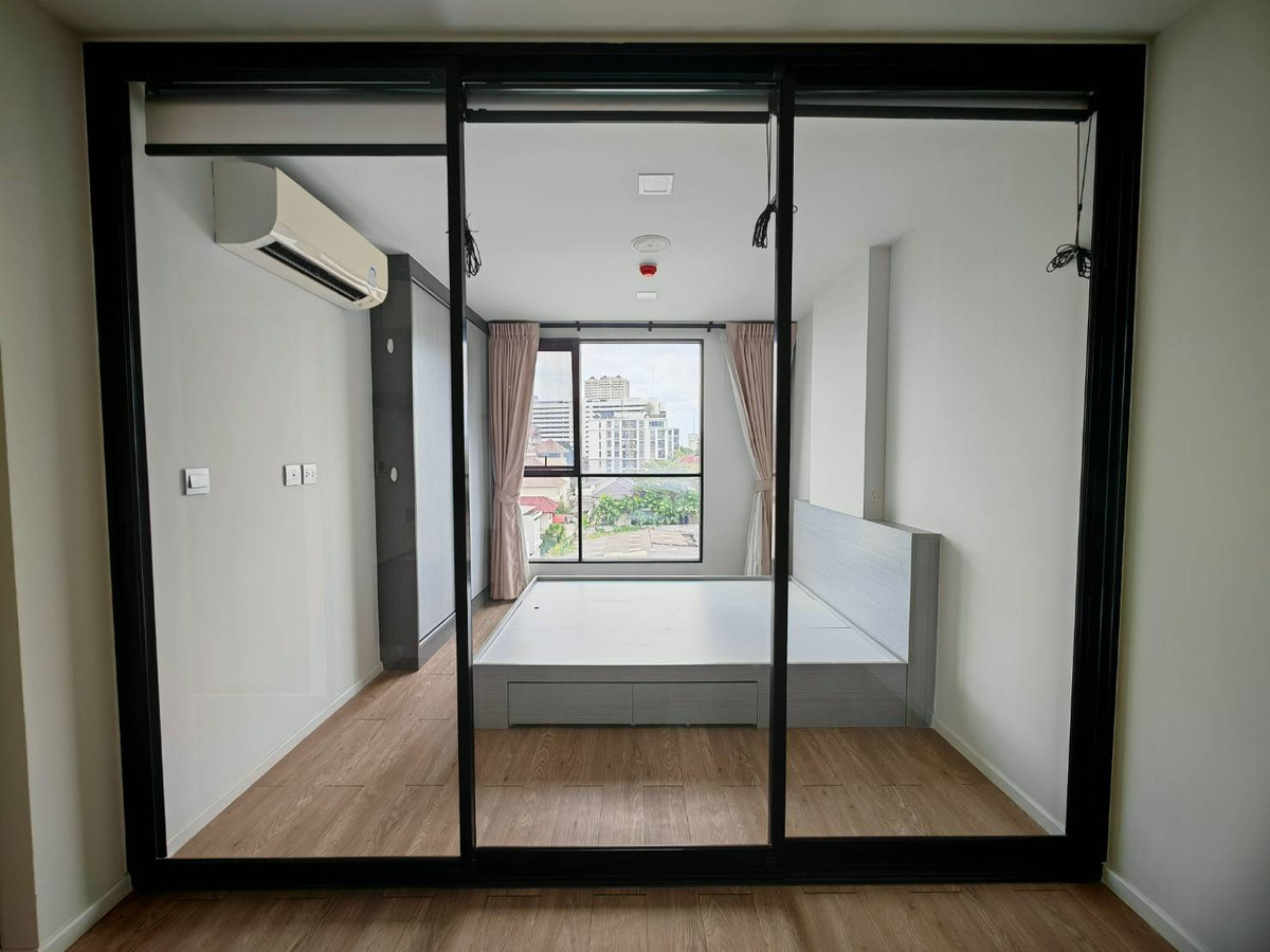 For SaleCondoLadprao, Central Ladprao : Urgent sale! 📍 Atmoz Ladprao 15 📍 East-facing balcony. Convenient location near BTS Ha Yaek Ladprao station.