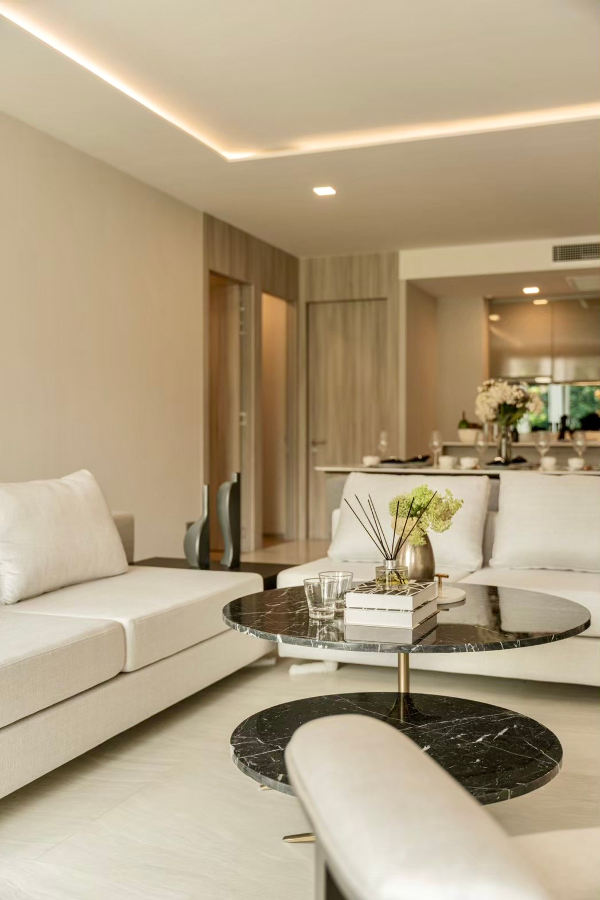 ให้เช่าคอนโดสุขุมวิท อโศก ทองหล่อ : เช่า 3 ห้องนอน 3 ห้องน้ำ ฟินน์ สุขุมวิท 31