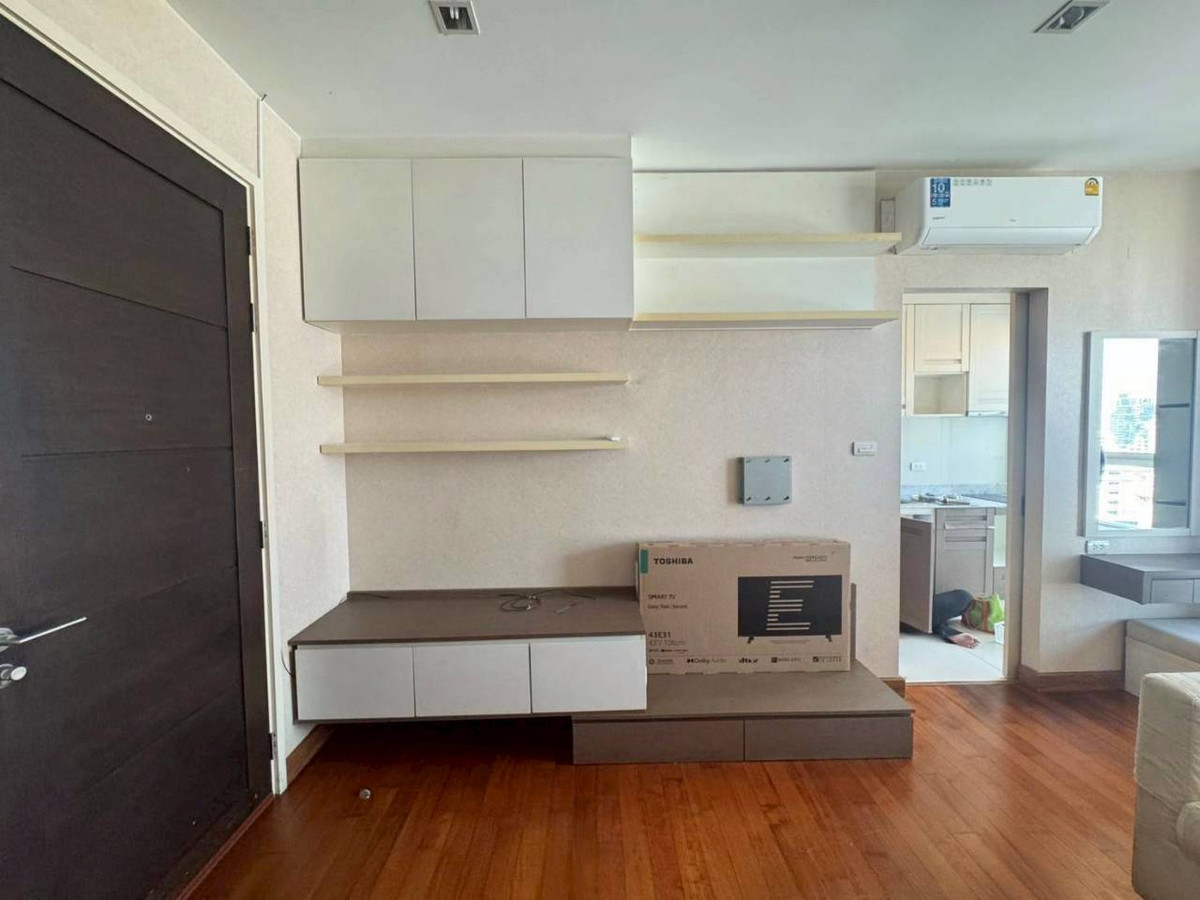 ขายคอนโดสาทร นราธิวาส : ราคาดีที่สุด คอนโด ไอวี่ สาทร10 เหมาะแก่การลงทุนหรือพักอาศัย ใกล้ BTS ช่องนนทรี เพียง 100 เมตรเท่านั้น