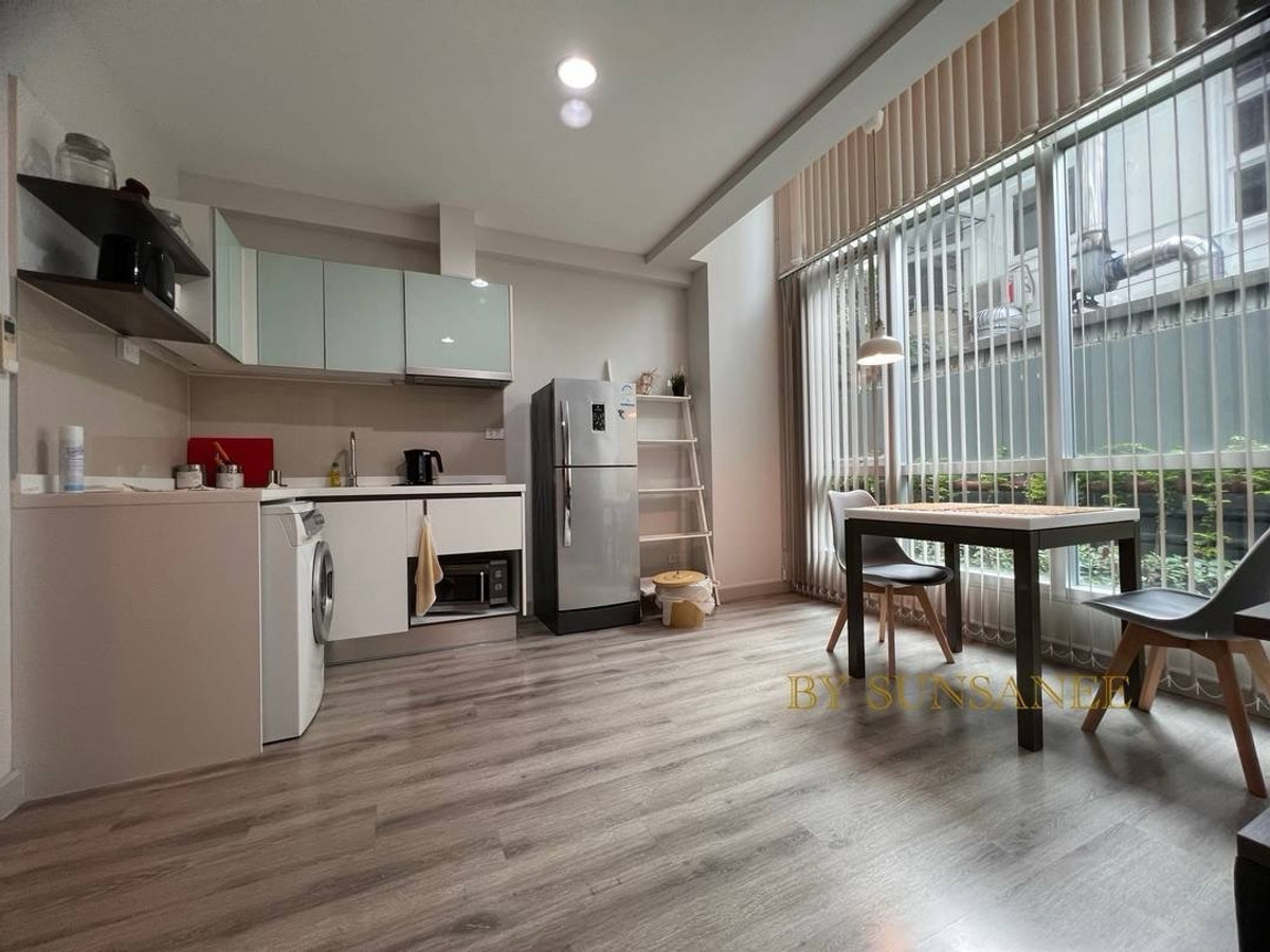 For RentCondoSathorn, Narathiwat : The unit will be available for rent in early April.