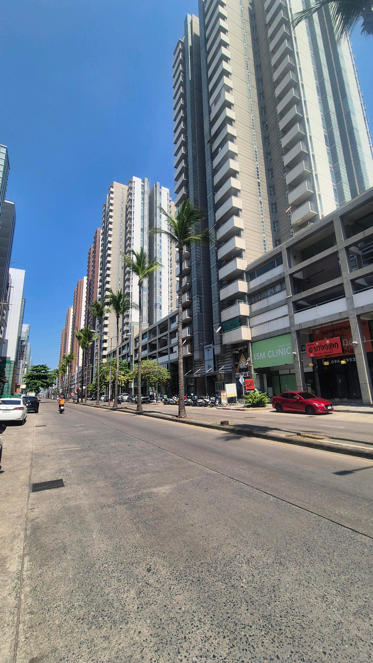 ให้เช่าคอนโดแจ้งวัฒนะ เมืองทอง : ปล่อยเช่าคอนโด ย่านเมืองทอง 3 ห้องนอน 