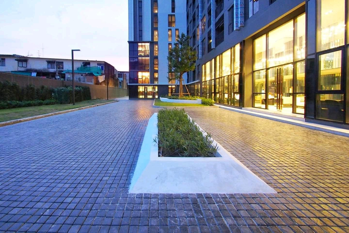 CondoThaphra, Talat Phlu, Wutthakat : Selling the privacy thaphra interchange