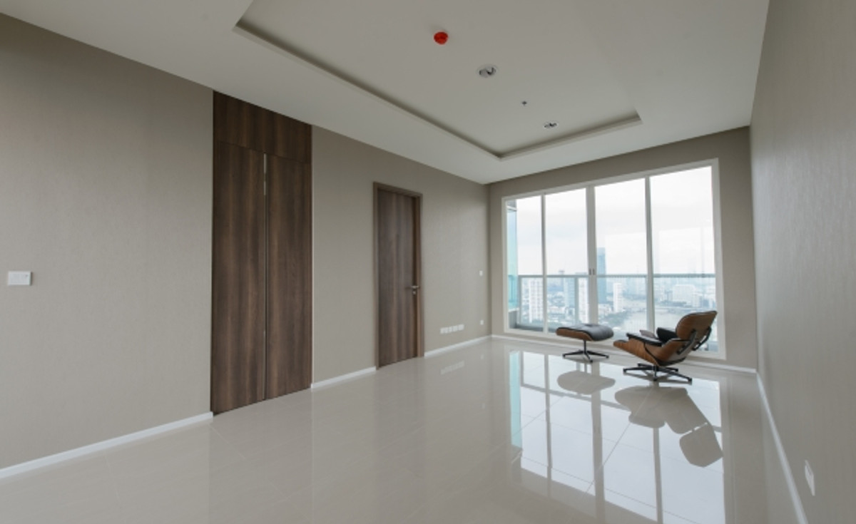 ขายคอนโดสาทร นราธิวาส : ขายคอนโด Menam Residences (3 ห้องนอน 2 ห้องน้ำ)