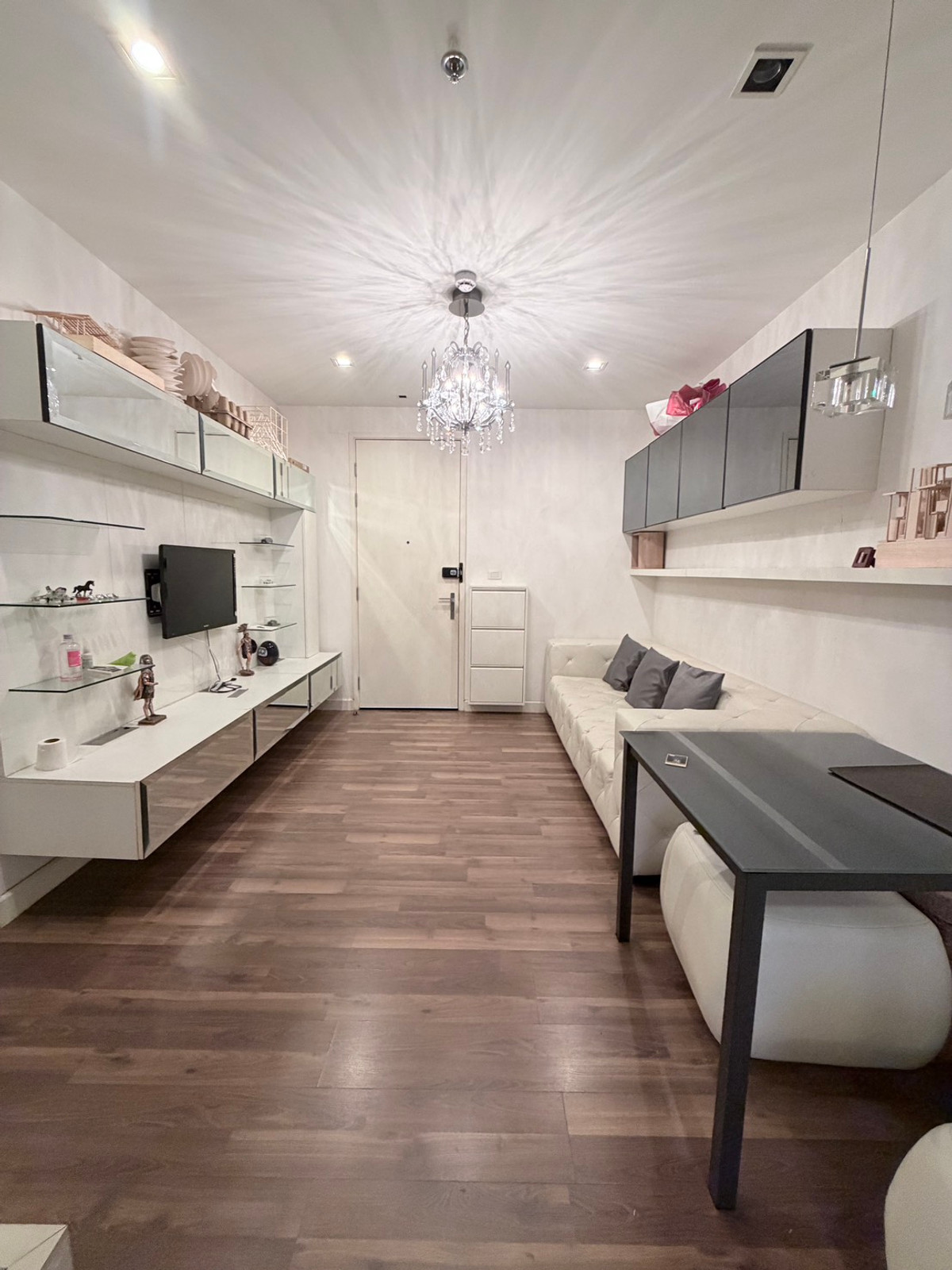 ให้เช่าคอนโดท่าพระ ตลาดพลู วุฒากาศ : The Room Sathorn Taksin ใกล้ bts โพนิมิตร ห้องใหญ่ 46 ตรม. ห้องใหม่ ไม่เคยให้เช่า ว่างให้เช่า