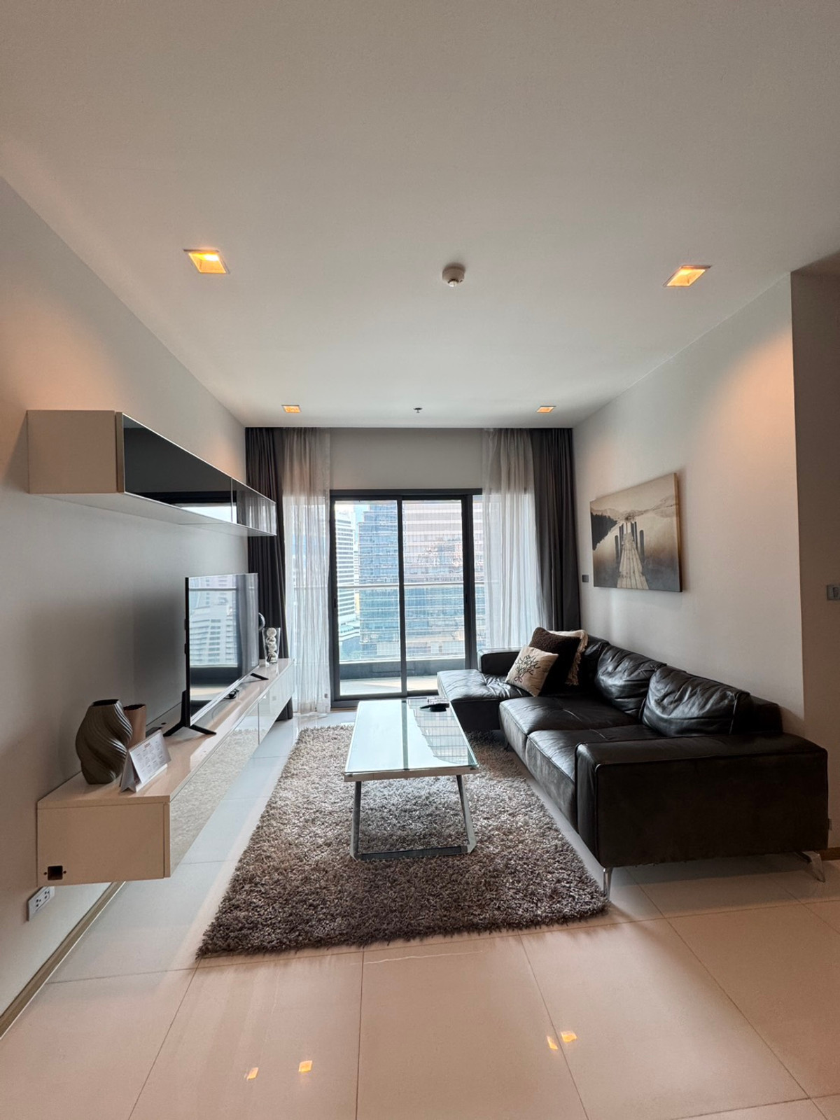 For RentCondoNana, North Nana,Sukhumvit13, Soi Nana : Best Price ✨ For rent, Hyde Suhumvit 13, very beautiful room, very good price, fully decorated, ready to move in.
