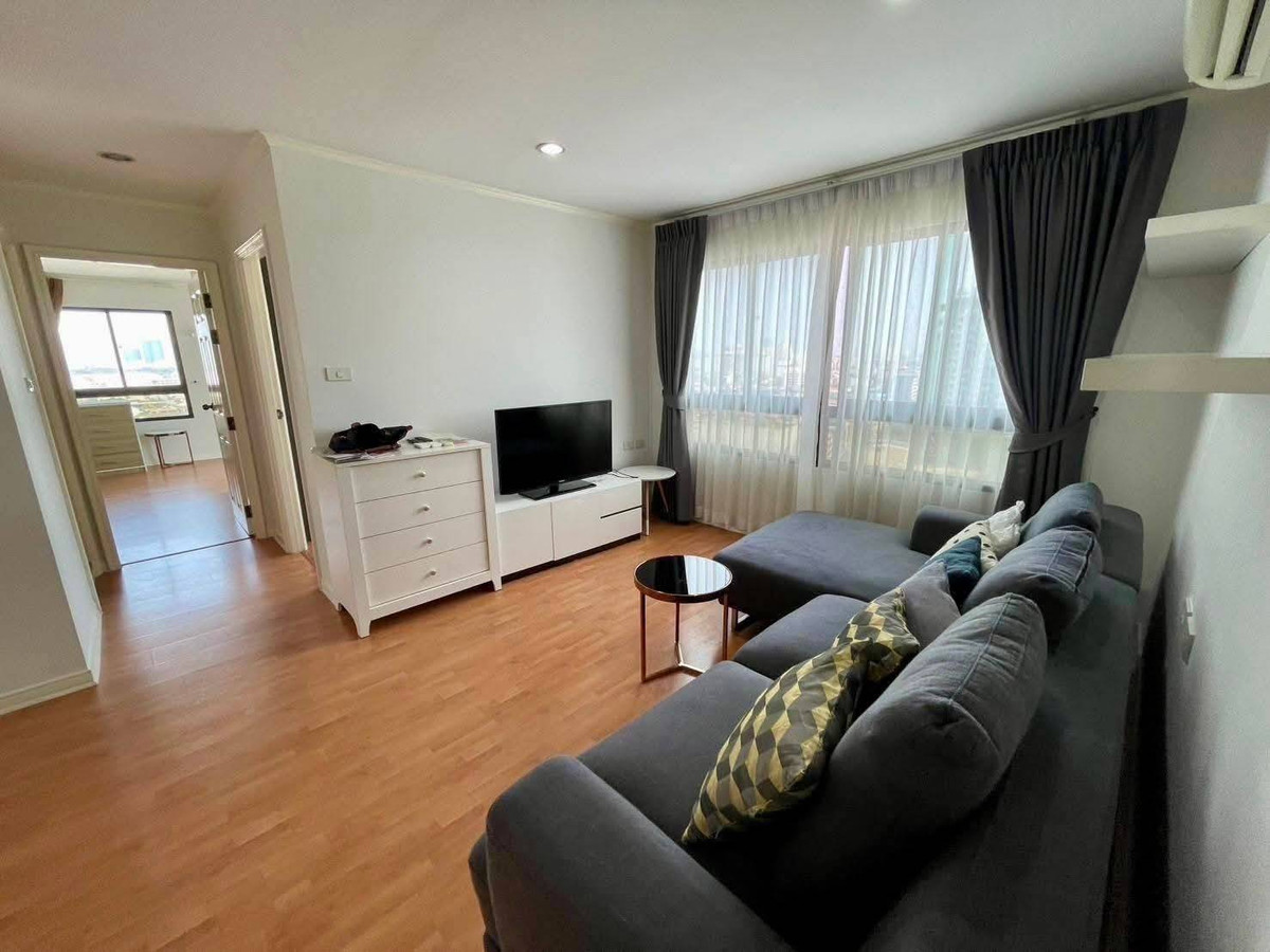 For RentCondoSapankwai,Jatujak : Condo near BTS Saphan Khwai, convenient travel, beautiful room, ready to move in.