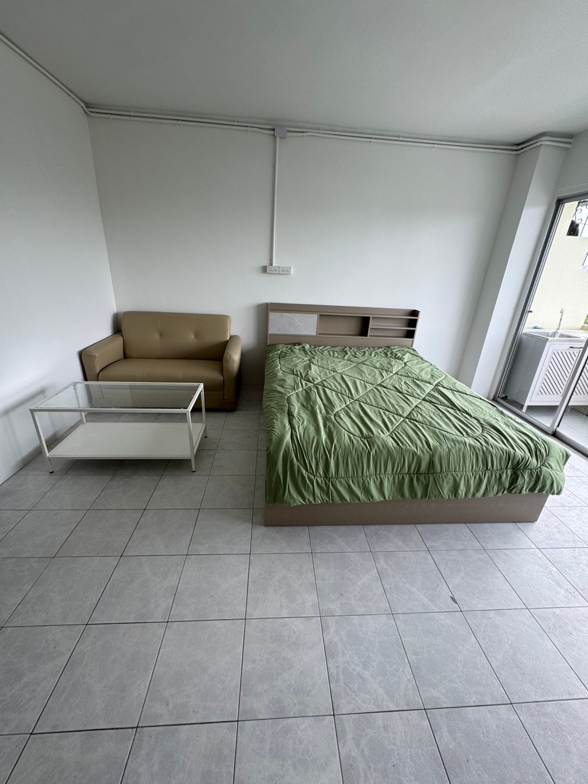 For RentCondoChokchai 4, Ladprao 71, Ladprao 48, : Condo for rent, Family Park, Lat Phrao 48, 5th floor, city view.