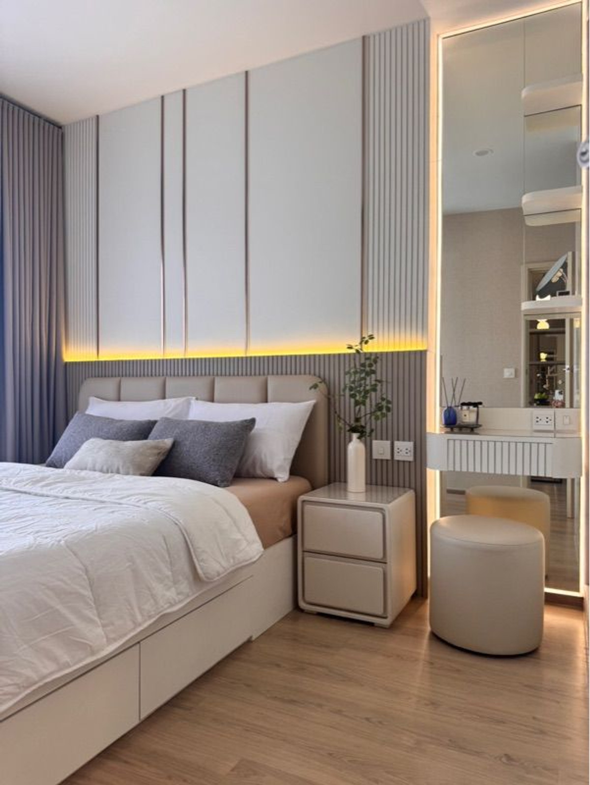 For RentCondoKhlongtoei, Kluaynamthai : For rent: Life Rama 4 - Asoke, 23rd floor.