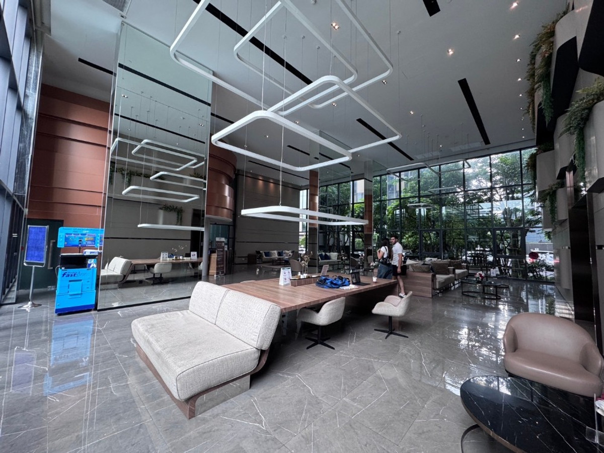 For SaleCondoRama9, Petchburi, RCA : Urgent Sale ✨ IDEO New Rama 9 ✨ Unobstructed view, fully furnished with appliances. Convenient location near MRT Ramkhamhaeng.