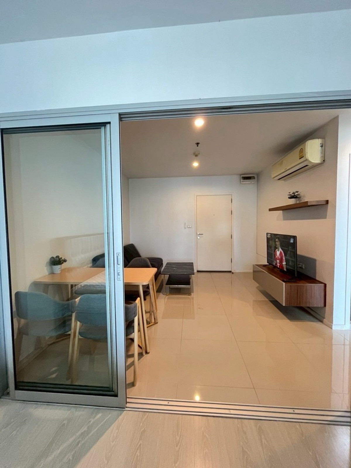 ให้เช่าคอนโดพระราม 9 เพชรบุรีตัดใหม่ RCA : ⭐️Aspire rama9⭐️ For-Rent 39sq.m
Good View Good vibe 15K