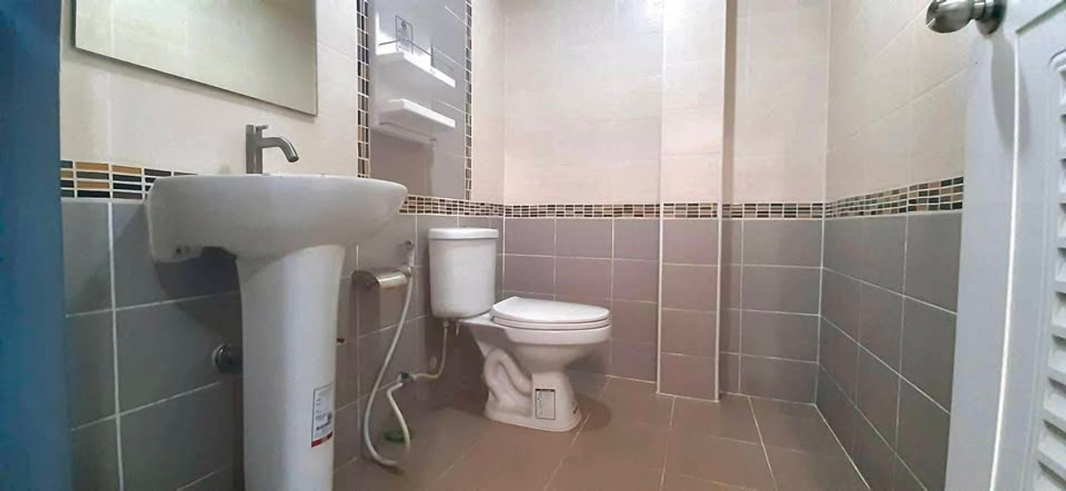 ขายทาวน์โฮมพัทยา บางแสน ชลบุรี สัตหีบ : ทาวน์โฮม หมู่บ้าน พรเทพ การ์เด้น วิลล์ 9 / 3 ห้องนอน (ขาย), Townhome Pornthep Garden Ville 9 / 3 Bedrooms (FOR SALE) BEWN109