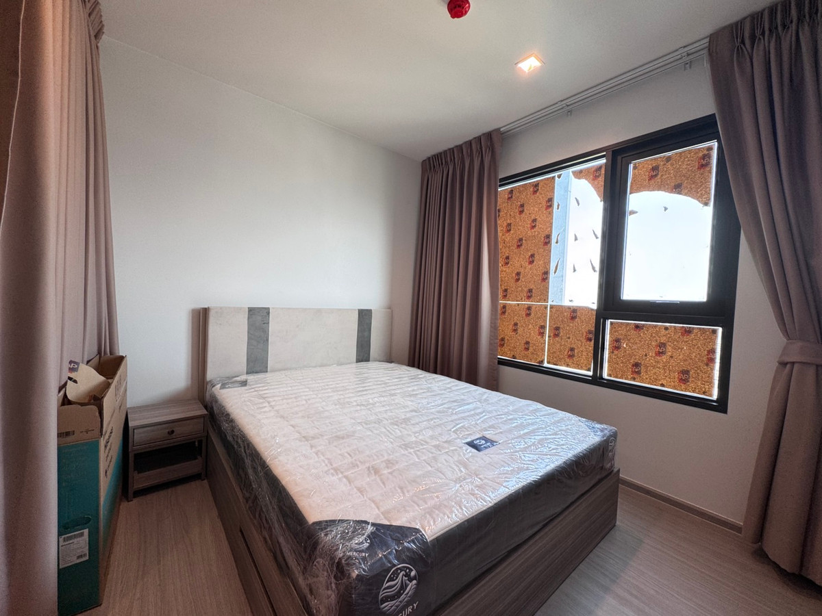 For RentCondoThaphra, Talat Phlu, Wutthakat : Life Sathorn Sierra, beautiful room, open view, good condo, beautiful central area, available and ready for rent.