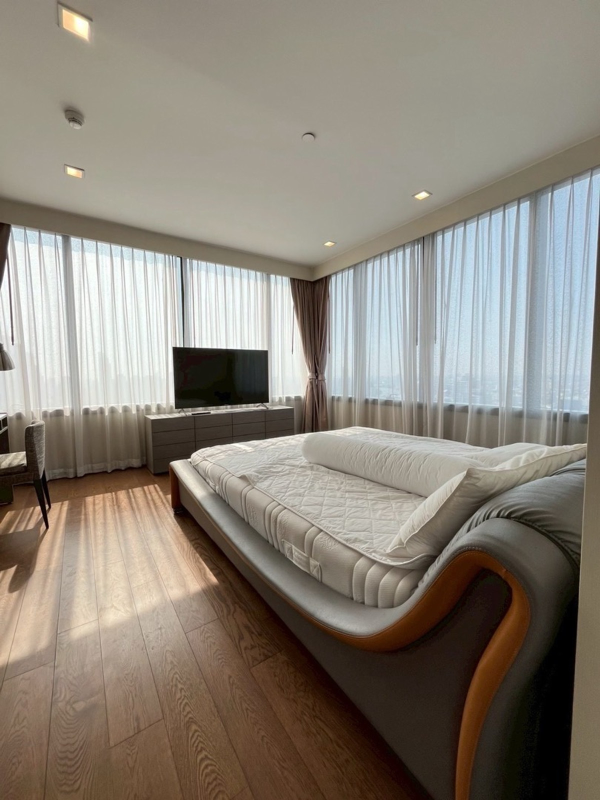 ขายคอนโดสีลม ศาลาแดง บางรัก : ⭐️M-SILOM⭐️For-Sell 2Bedroom 87sq.m 18.5MB Contact Us🫡