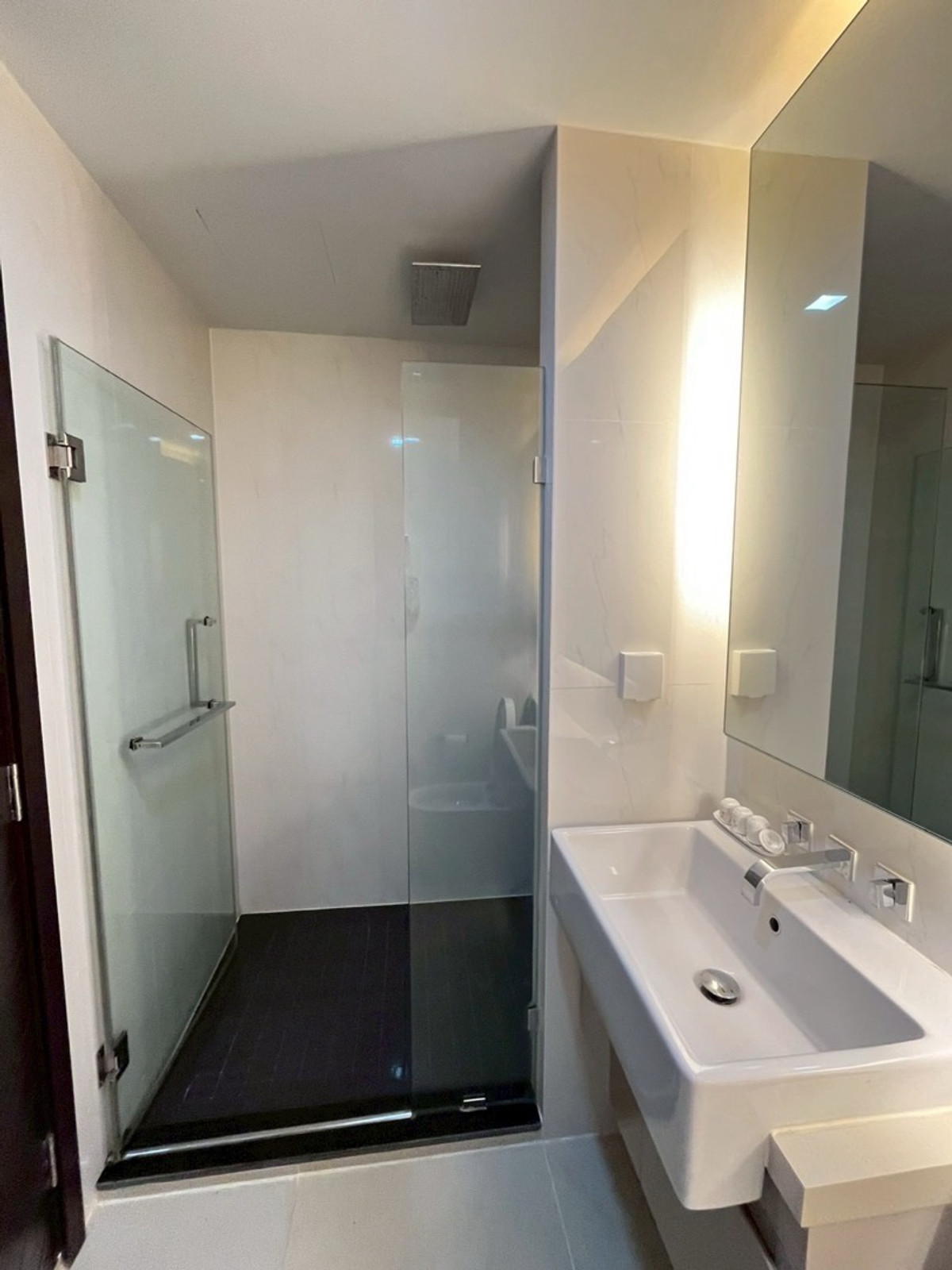 For RentCondoRatchadapisek, Huaikwang, Suttisan : ⭐️IVY AMPIO⭐️ 2BEDROOM COMBINE Parking 2Car 50K Contact Us🫡