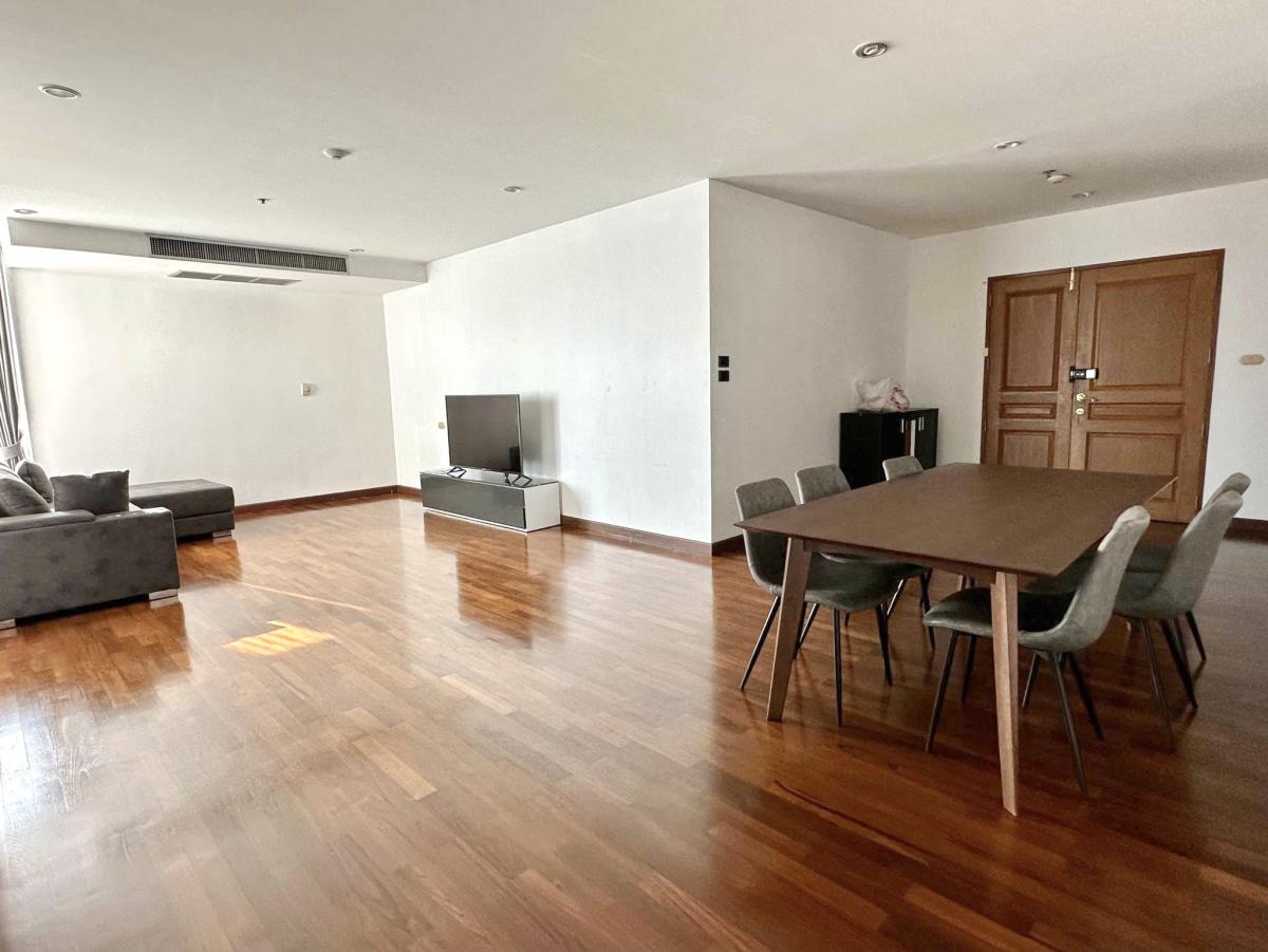 ให้เช่าคอนโดวิทยุ ชิดลม หลังสวน : 03/04/2026, Luxury 3-Bed Condo at Grand Langsuan – Prime Chidlom Location! 
Spacious 150 sqm, BTS Chidlom, Pool & Gym Included – Rent 78,000 THB/月 0642748883