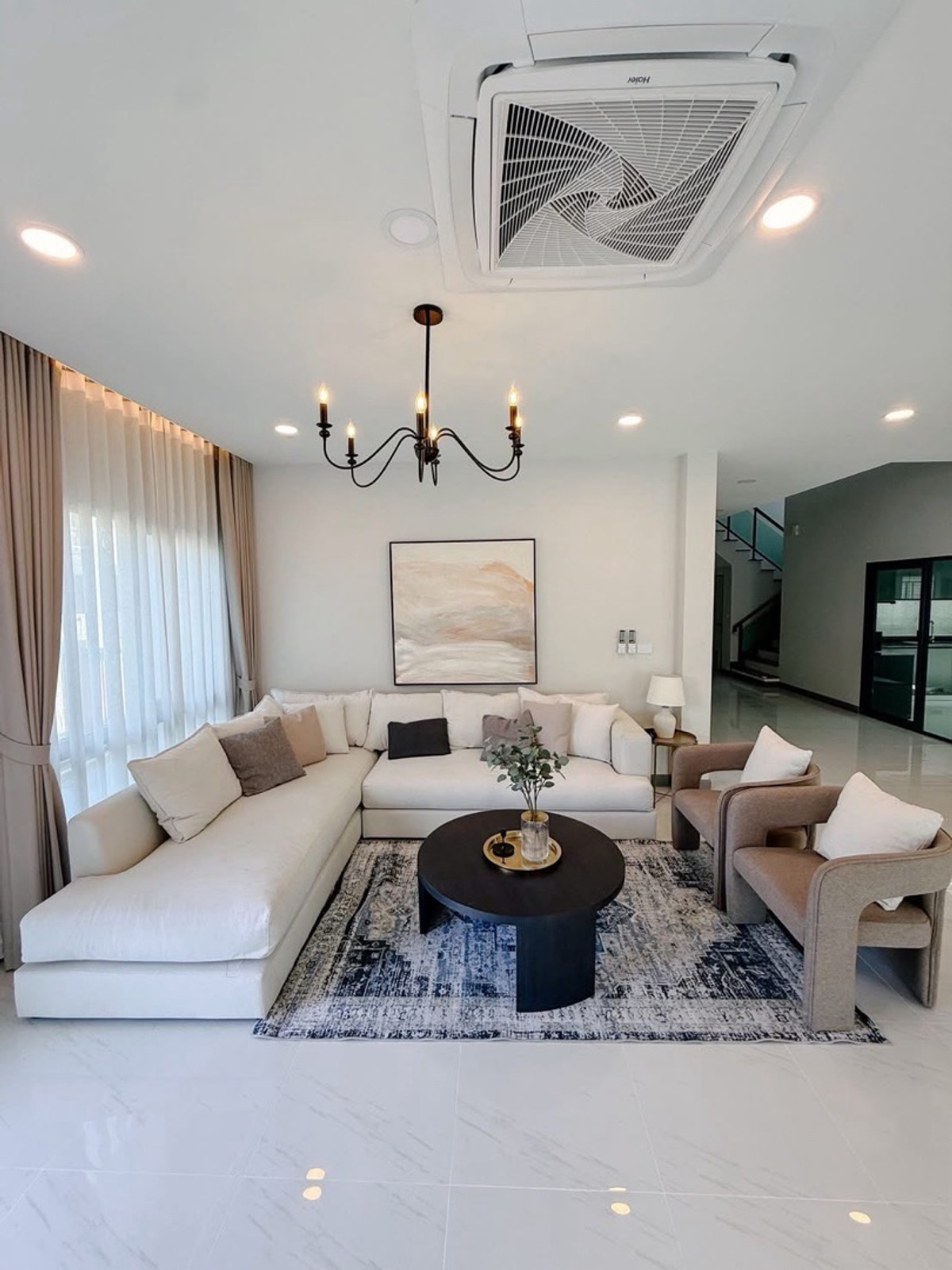 ให้เช่าบ้านบางนา แบริ่ง ลาซาล : The City Bangna (โครงการใหม่) 
พื้นที่ใช้สอย: 416 ตร.ม. ไซส์XXL
5 ห้องนอน | 6 ห้องน้ำ | 3 ห้องนั่งเล่น | 1 ห้องรับประทานอาหาร | 1 