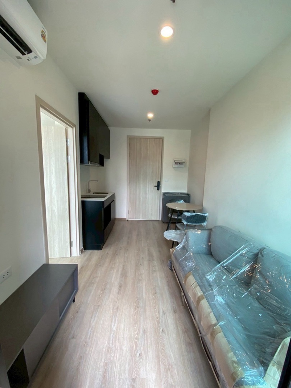 For RentCondoRama9, Petchburi, RCA : FOR RENT - 1 BEDROOM 26.5 SQ.M- READY TO MOVE IN - CALL NOW 094-641-5974