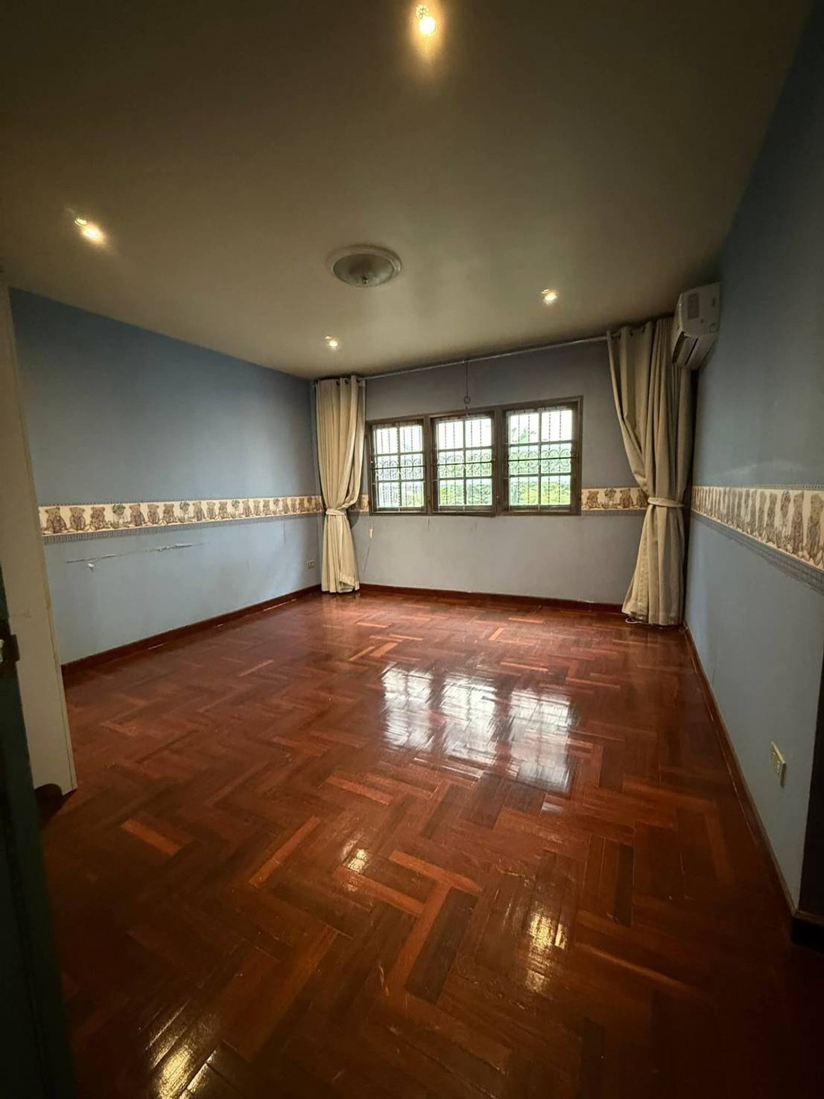 ขายทาวน์โฮมรามคำแหง หัวหมาก : ทาวน์เฮ้าส์ หมู่บ้านศรีวรา ทาวน์อินทาวน์ / 4 ห้องนอน (ขาย), Townhouse Srivara Town in Town / 4 Bedrooms (FOR SALE) JANE033