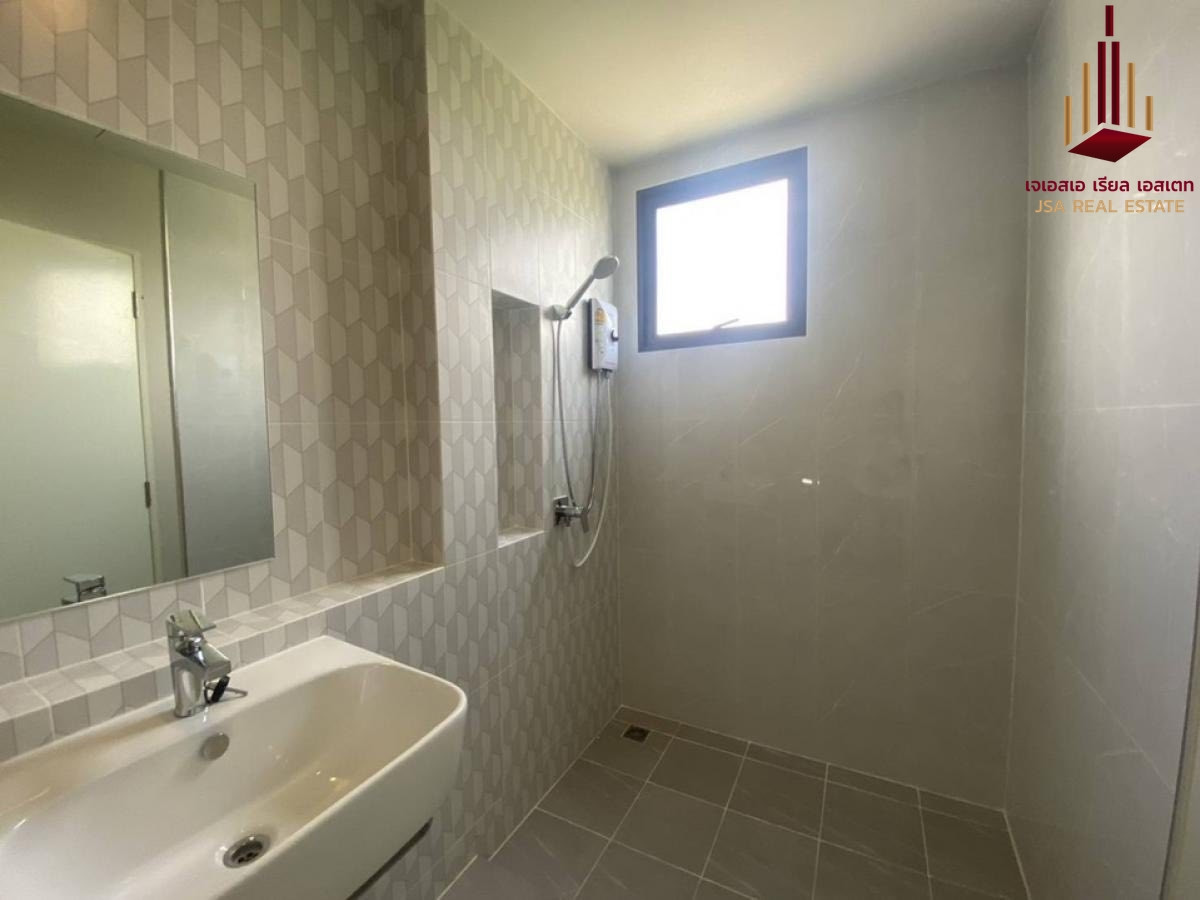 ให้เช่าทาวน์โฮมนวมินทร์ รามอินทรา : ✨ For Rent: Baan Klang Muang Ramintra 83 Station ✨  💰 Only 65,000 THB/month